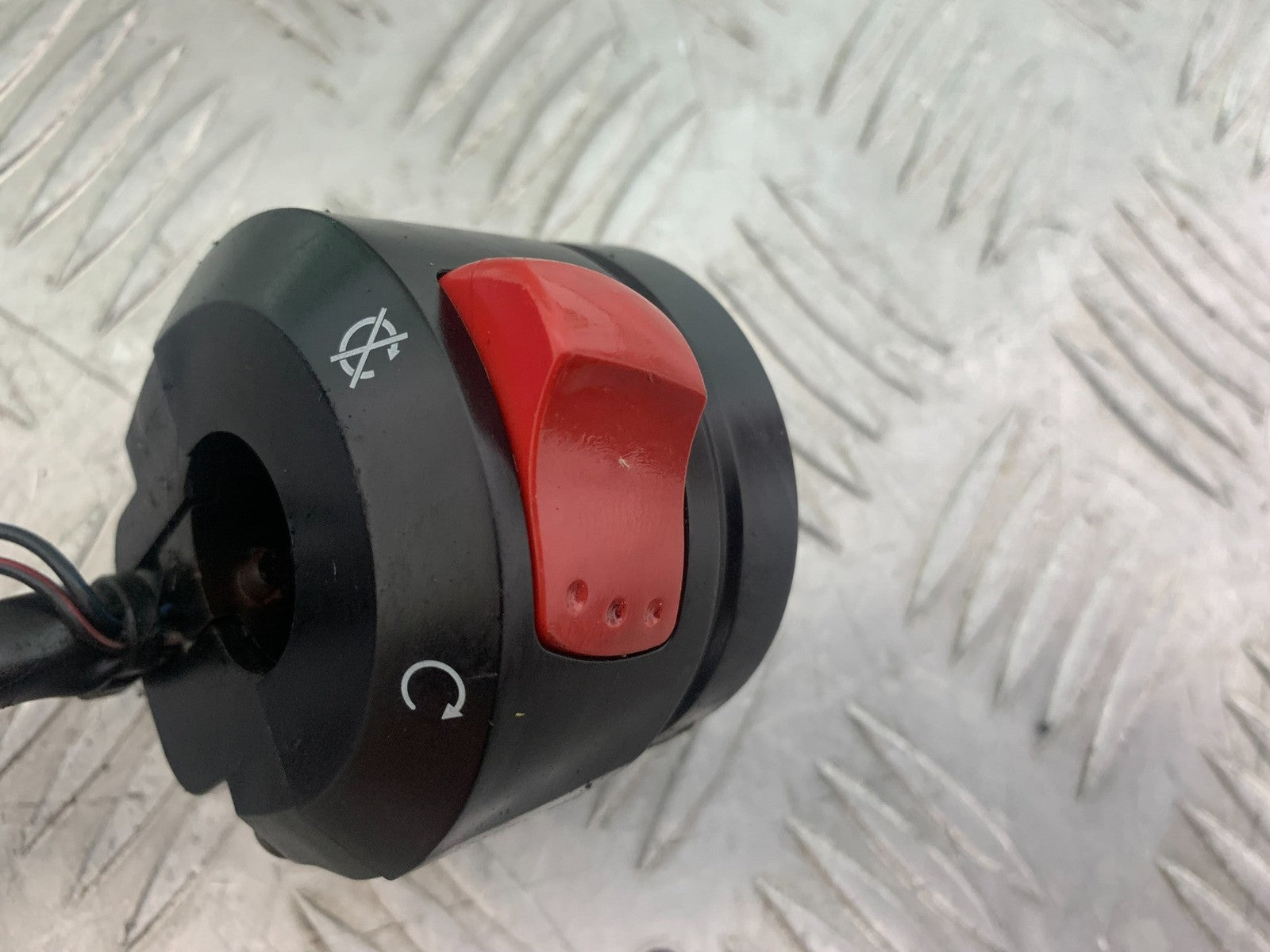 SUZUKI GSR600 GSR 600 RIGHT SWITCH GEAR   2006-2010 (CMB1177)