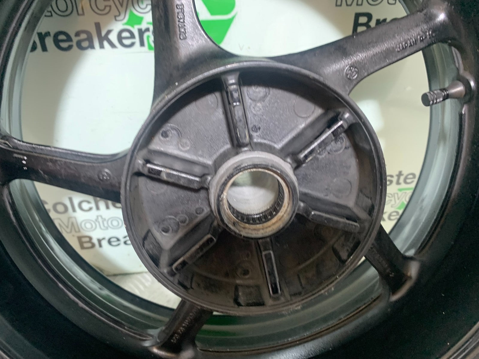 YAMAHA YZF R1 14 B BIG BANG REAR WHEEL   2009-14 (CMB1175)