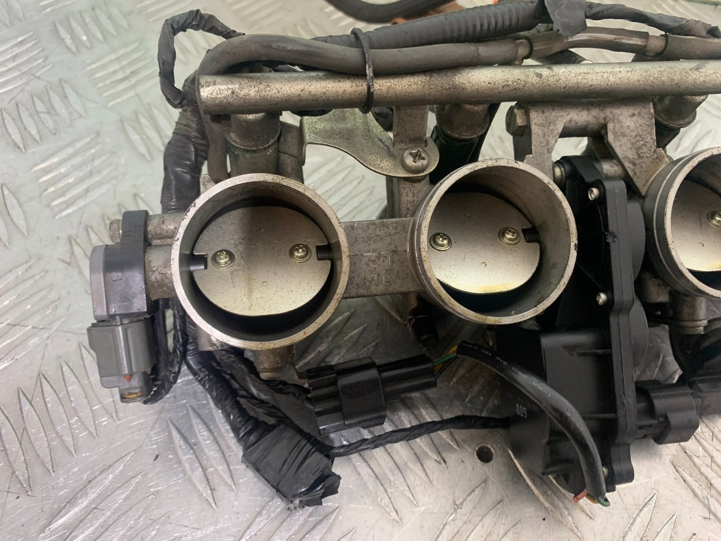 KAWASAKI GTR1400 GTR 1400 THROTTLE BODIES  YEAR 2007-2009 (CMB1174)