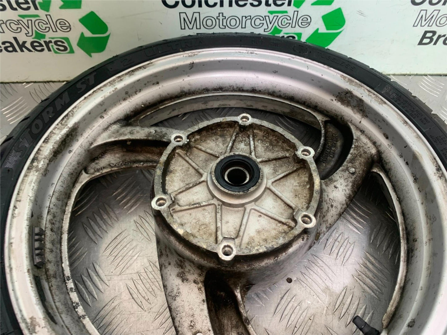 HONDA NT650 V DEAUVILLE FRONT WHEEL  YEAR 1999 (CMB1268)