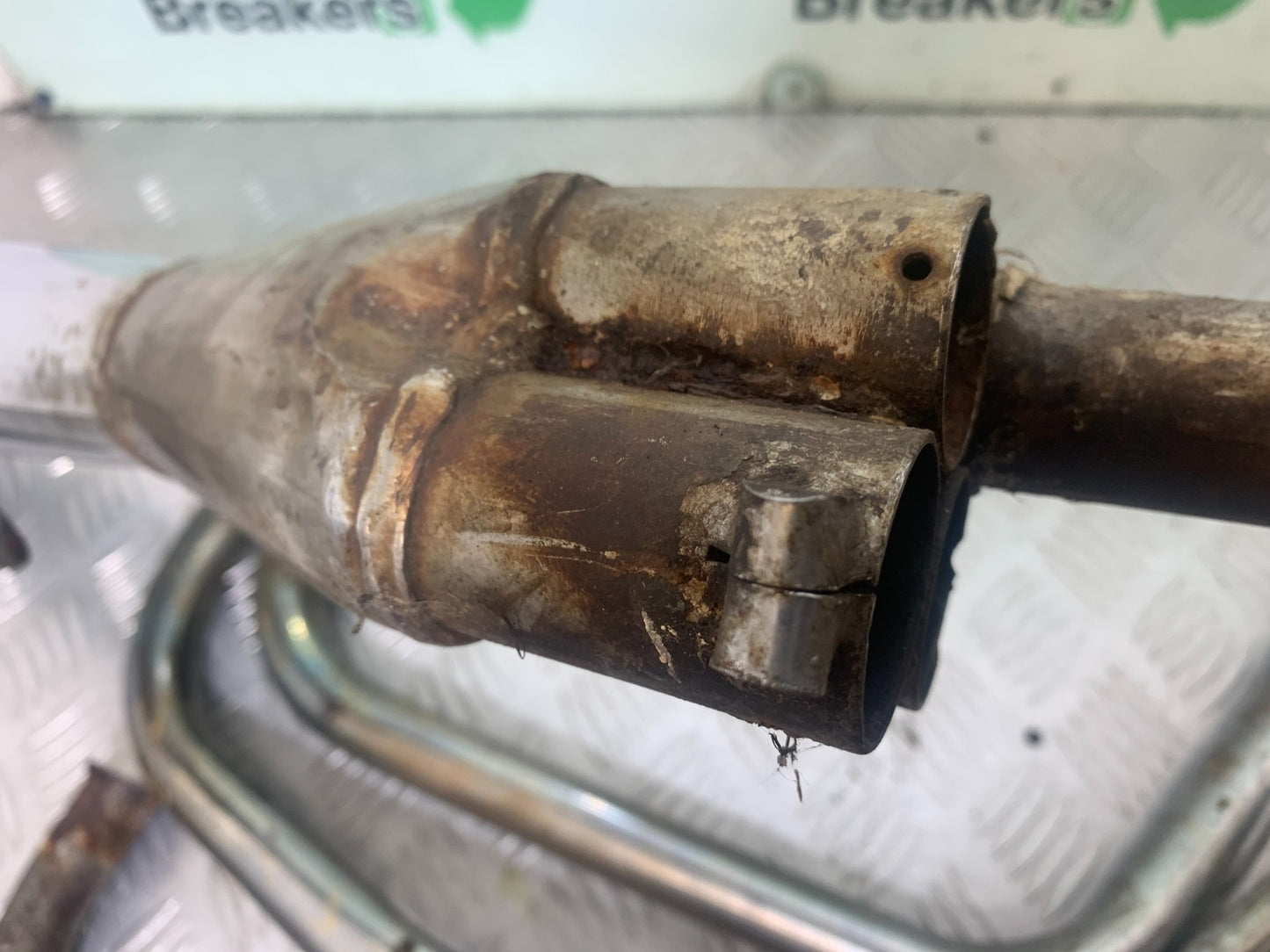 KAWASAKI GT550 GT 550 EXHAUST (SOLD AS PARTS)    YEAR 1984-87 (CMB1141)