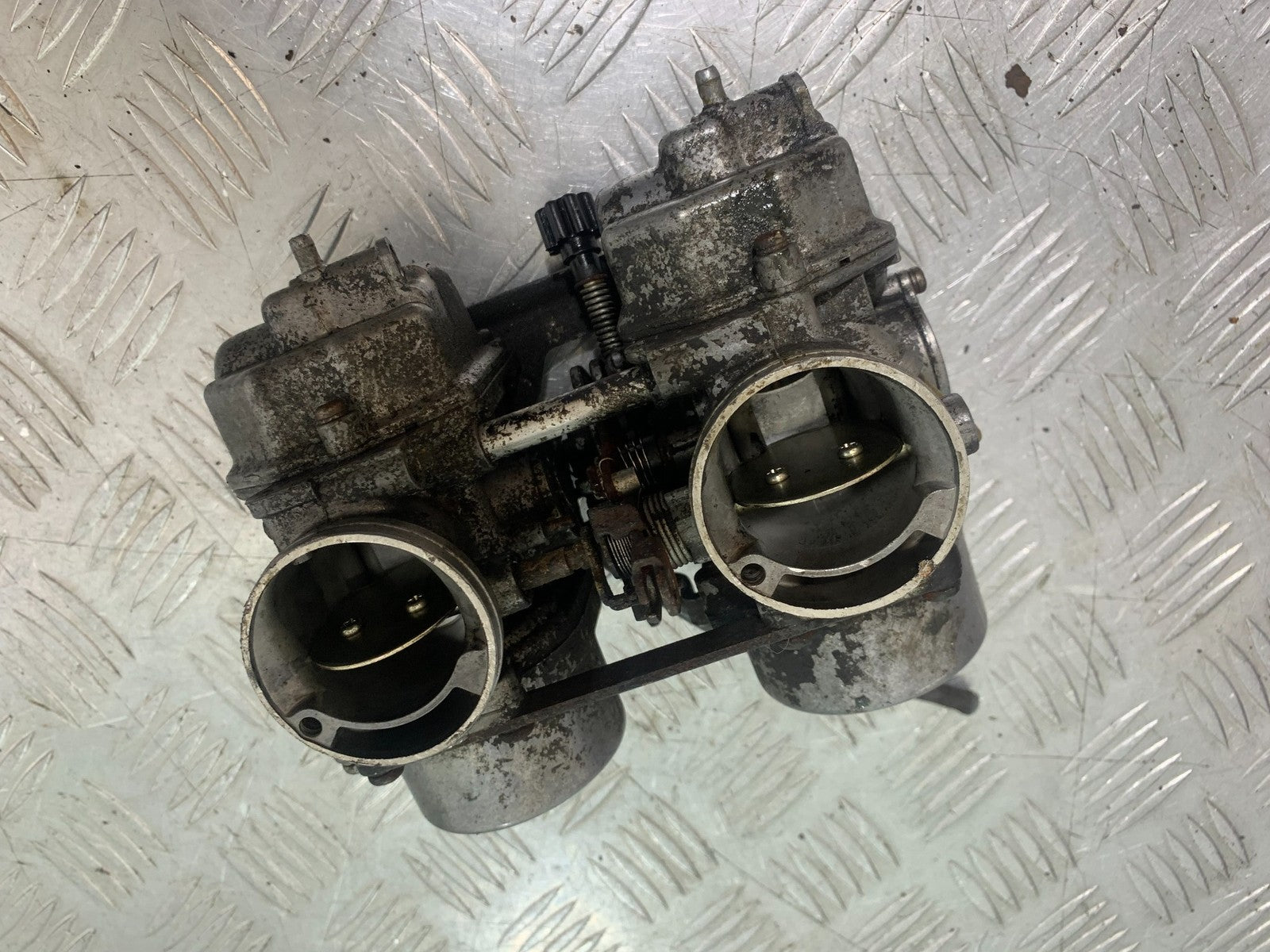 HONDA GL500 GL 500 SILVERWING CARBS (SOLD AS PARTS )  YEAR 1981-82 (CMB1168)