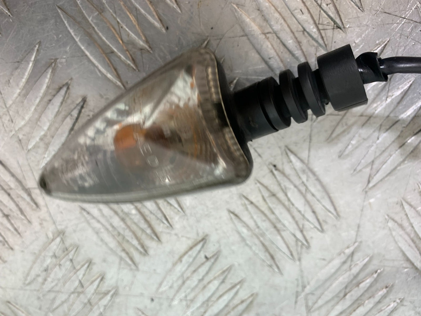 TRIUMPH SPEED TRIPLE R 1050 FRONT INDICATORS  2009 (CMB1183)