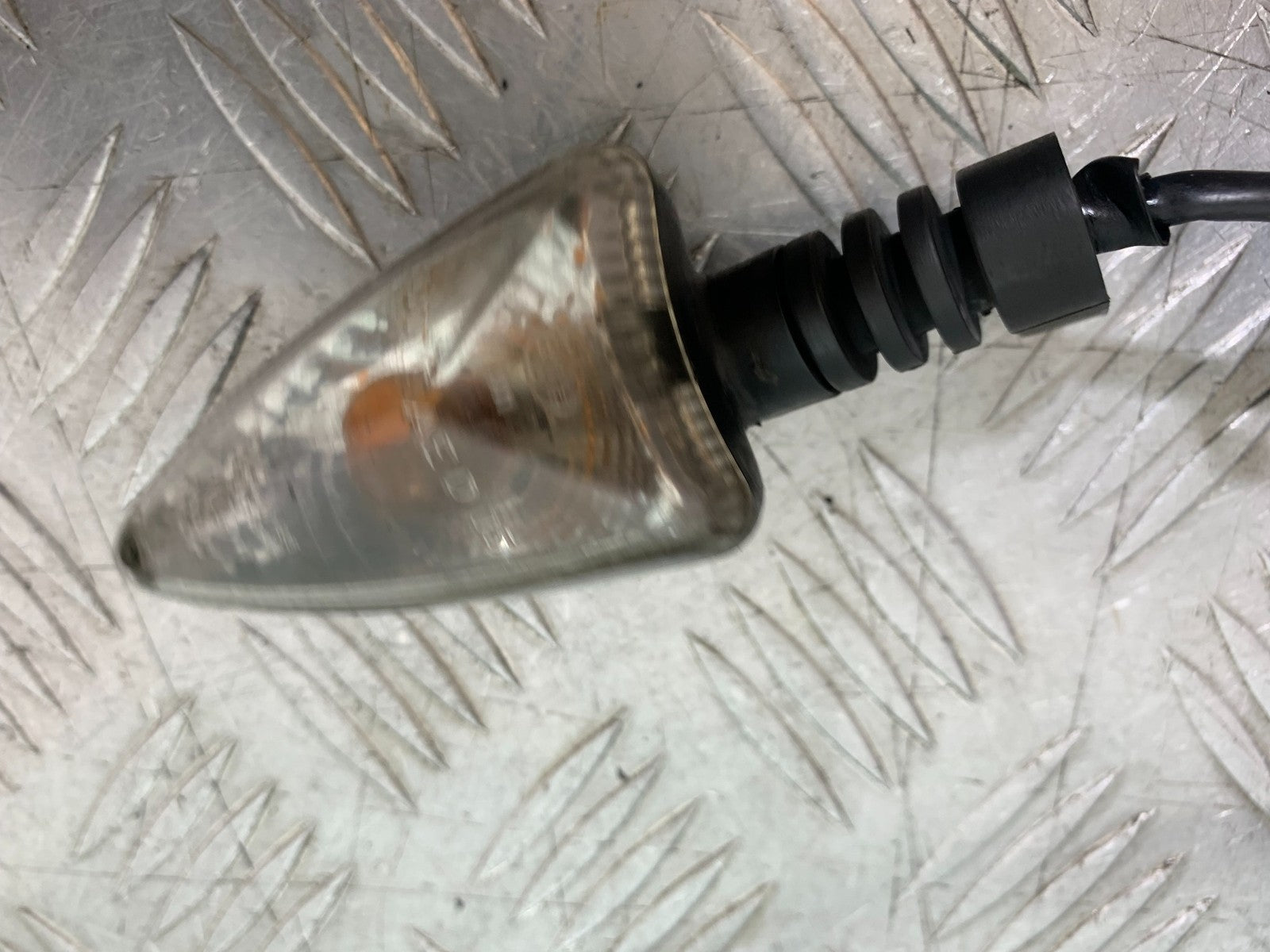 TRIUMPH SPEED TRIPLE R 1050 FRONT INDICATORS  2009 (CMB1183)