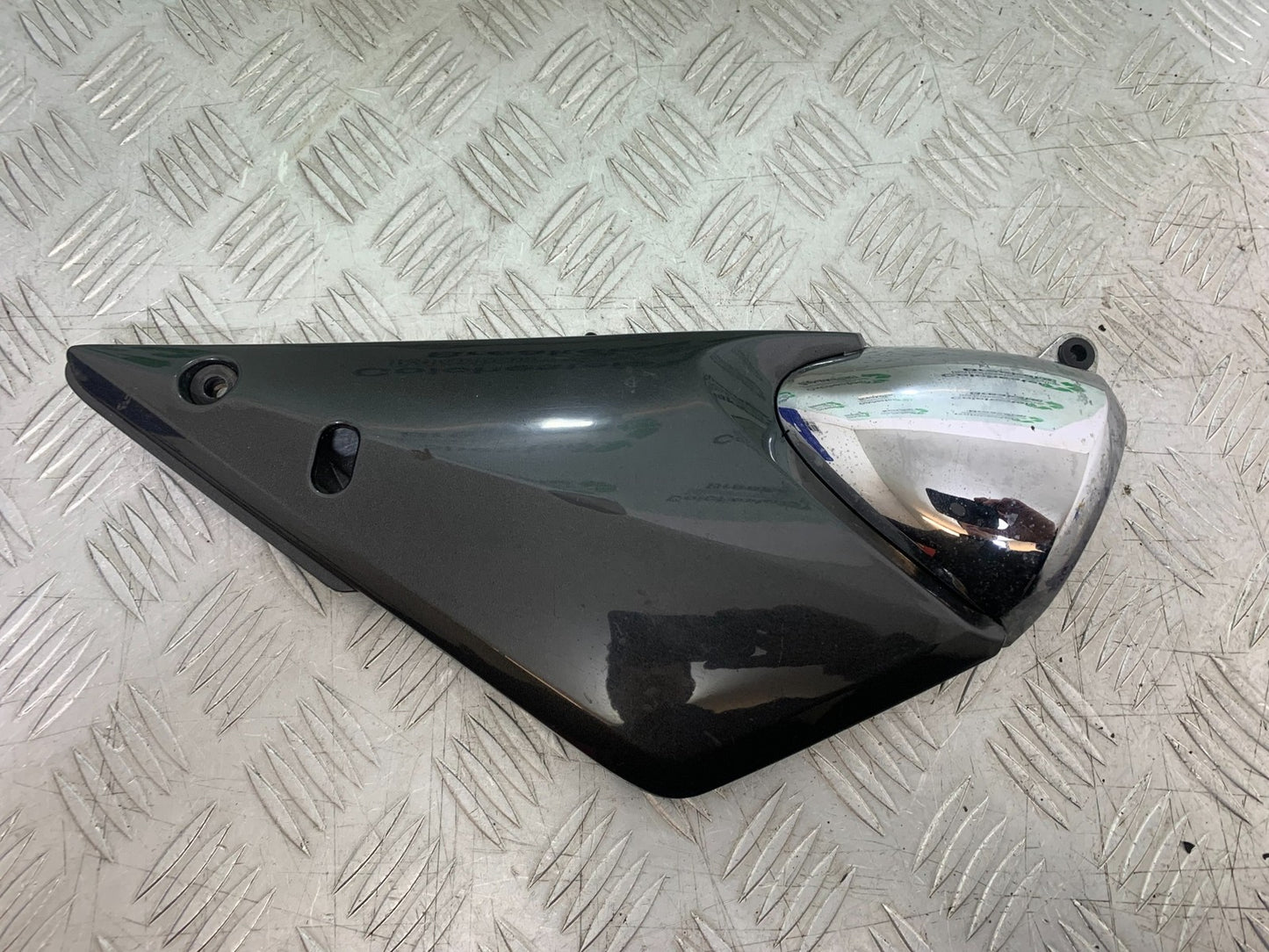 SUZUKI GSF600 GSF 600 BANDIT RIGHT SIDE PANEL   2000-2004 (CMB1269)