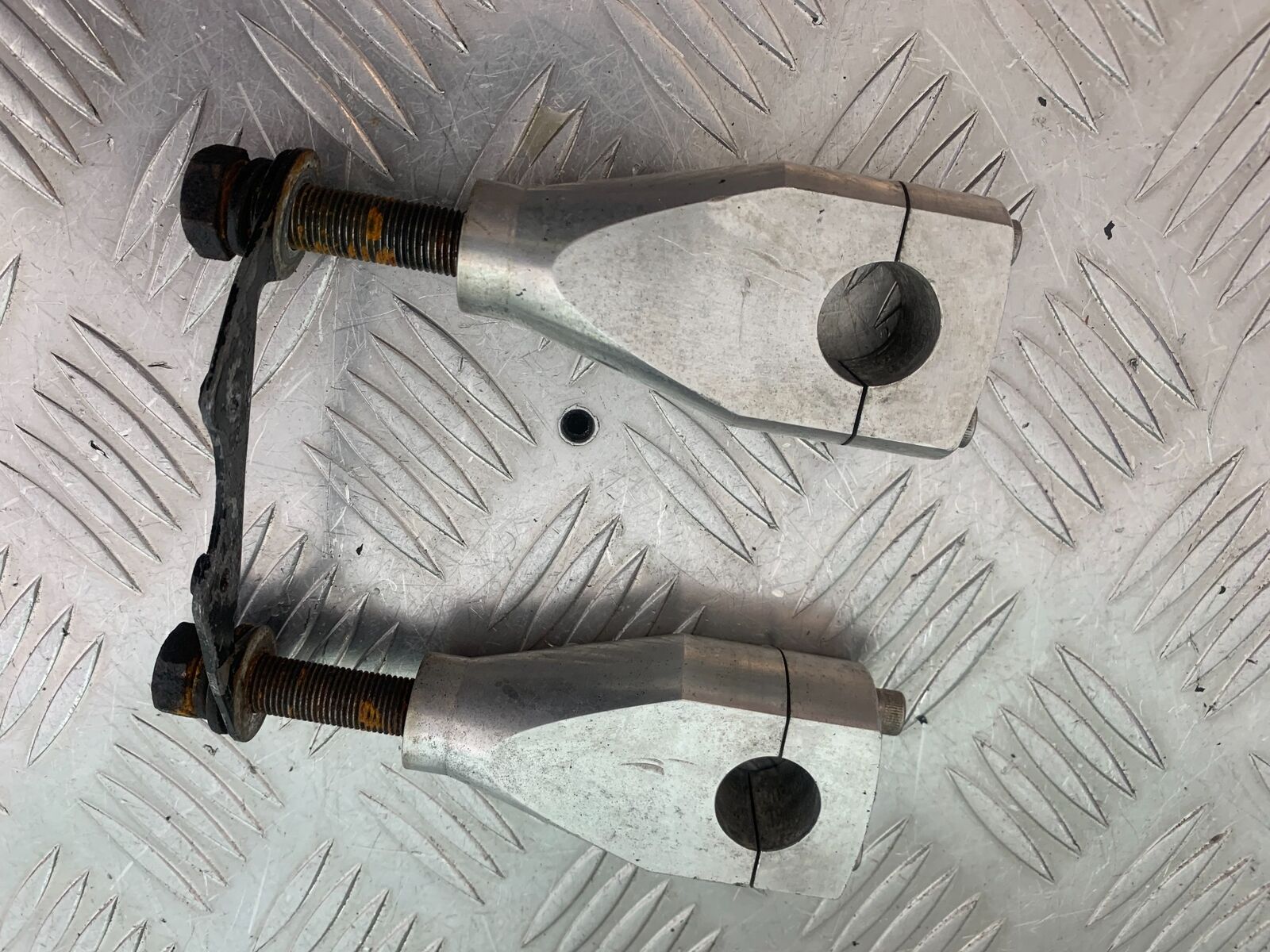 YAMAHA XV535 XV 535 VIRAGO HANDLEBAR RISERS   YEAR 1994-02 (CMB1044)