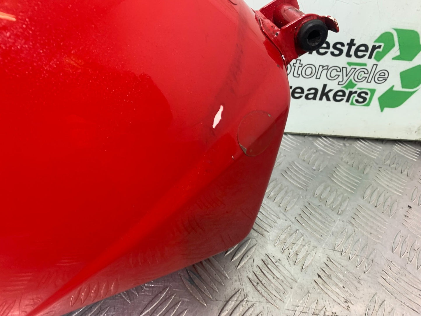 TRIUMPH 675 STREET TRIPLE R PETROL TANK  YEAR 2013 - 2016 (CMB1221)