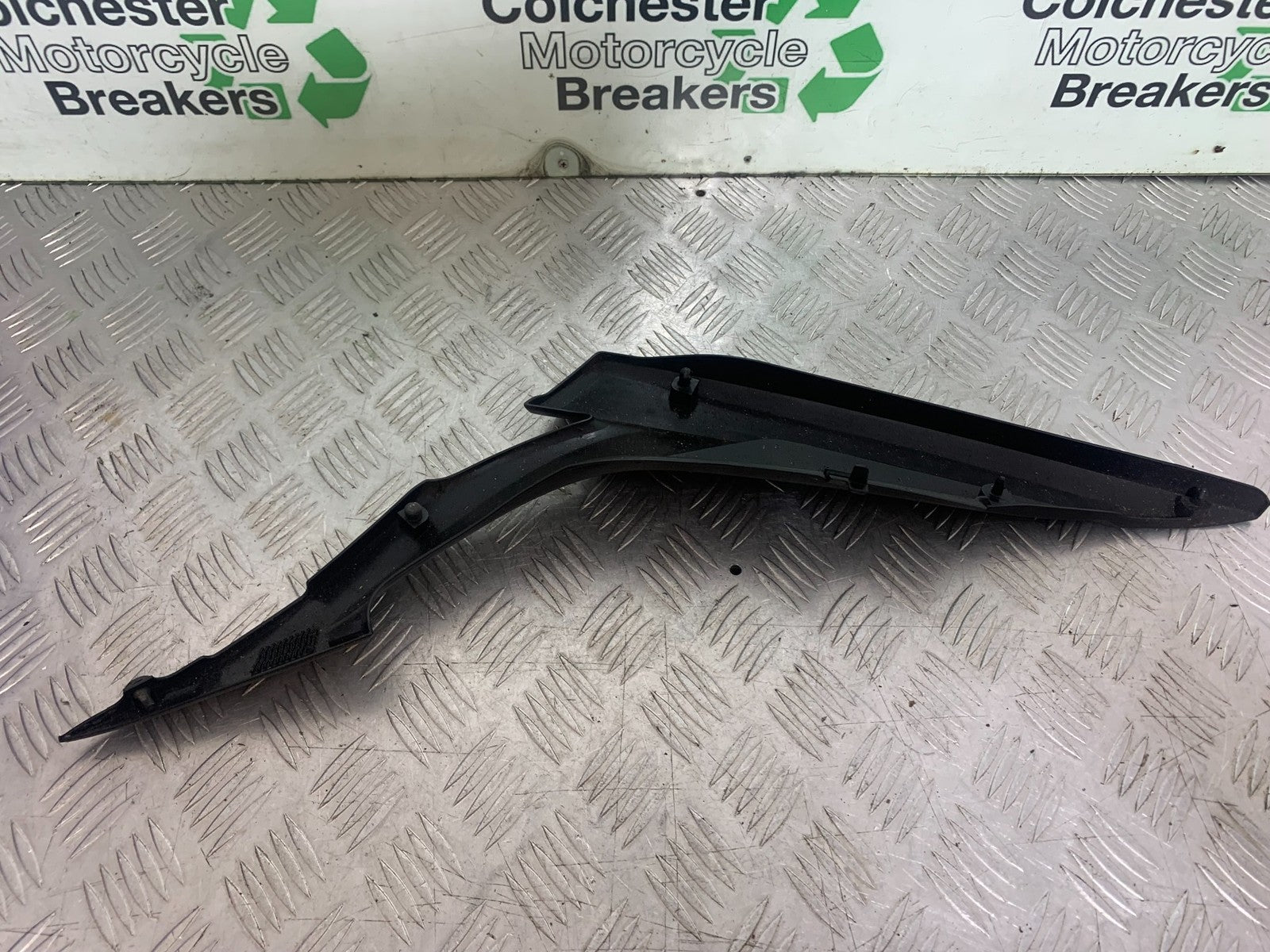 SUZUKI GSR600 GSR 600 LEFT SIDE PANEL  2006-2010 (CMB1177)