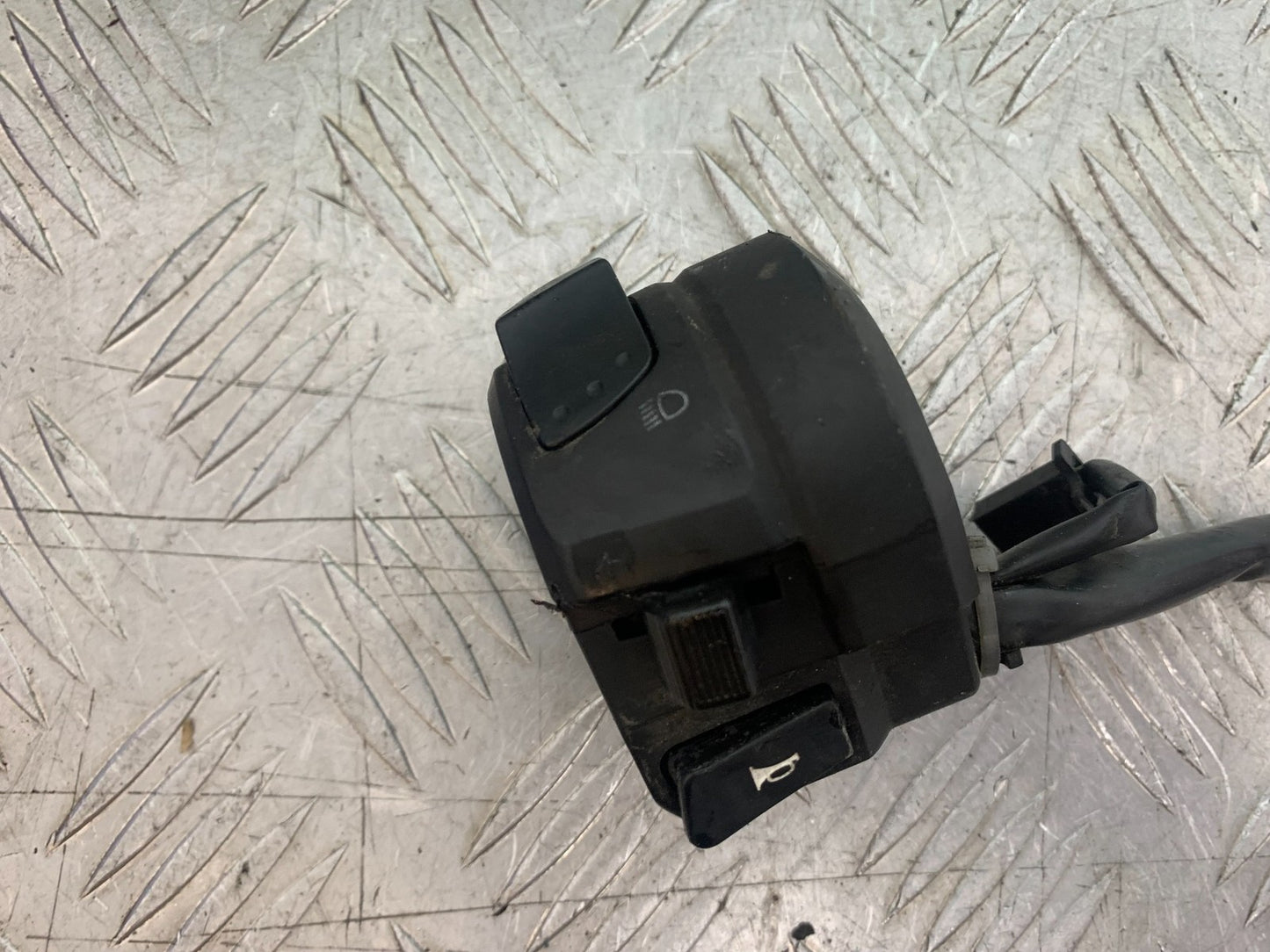 SUZUKI GW250 GW 250 INAZUMA LEFT SWITCH GEAR   YEAR 2013-2018 (CMB1205)