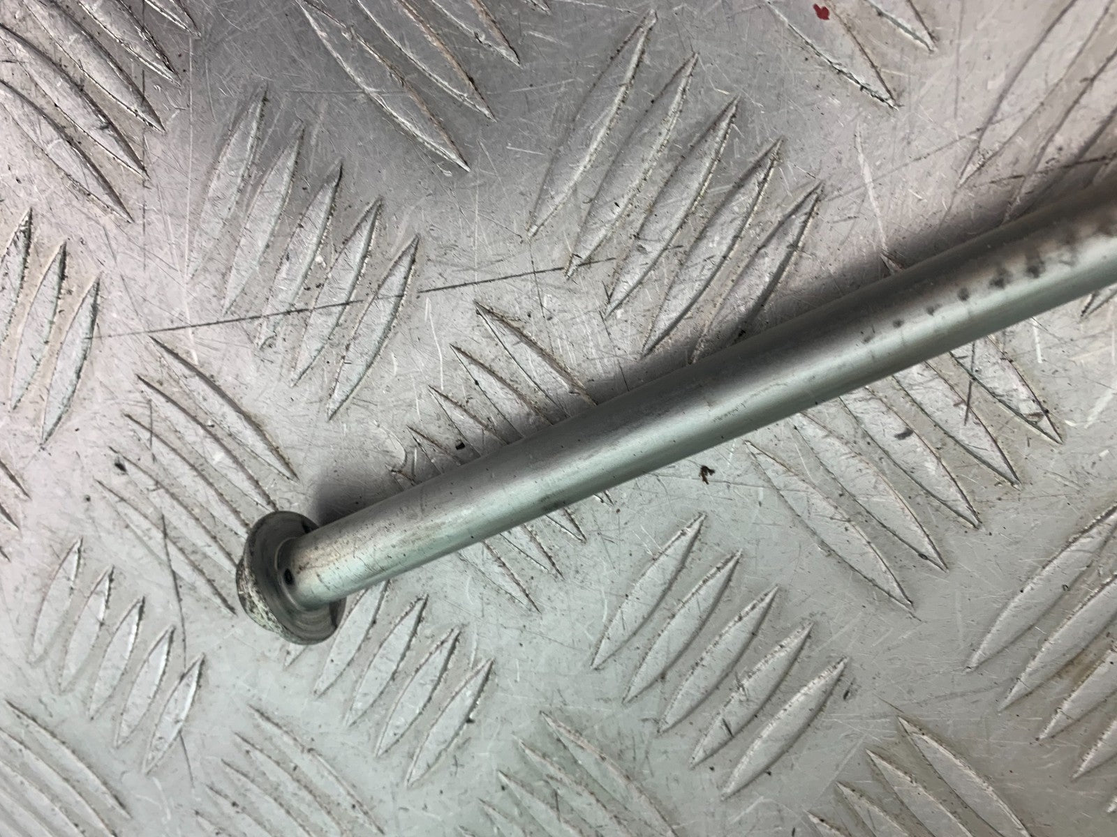 HONDA XL125 VARADERO SWINGARM SPINDLE  YEAR 2001-2006  (CMB1210)
