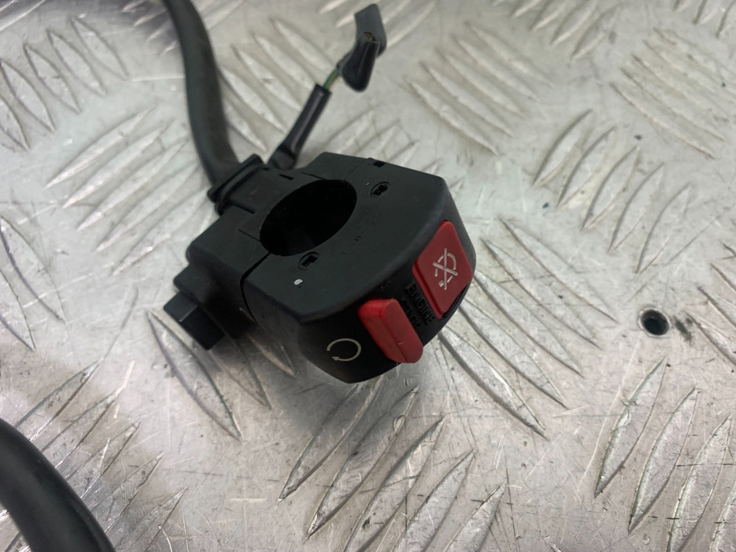 HONDA CBR1000 rr FIREBLADE RIGHT SWITCH GEAR   YEAR 2012-2016 (CMB1198)