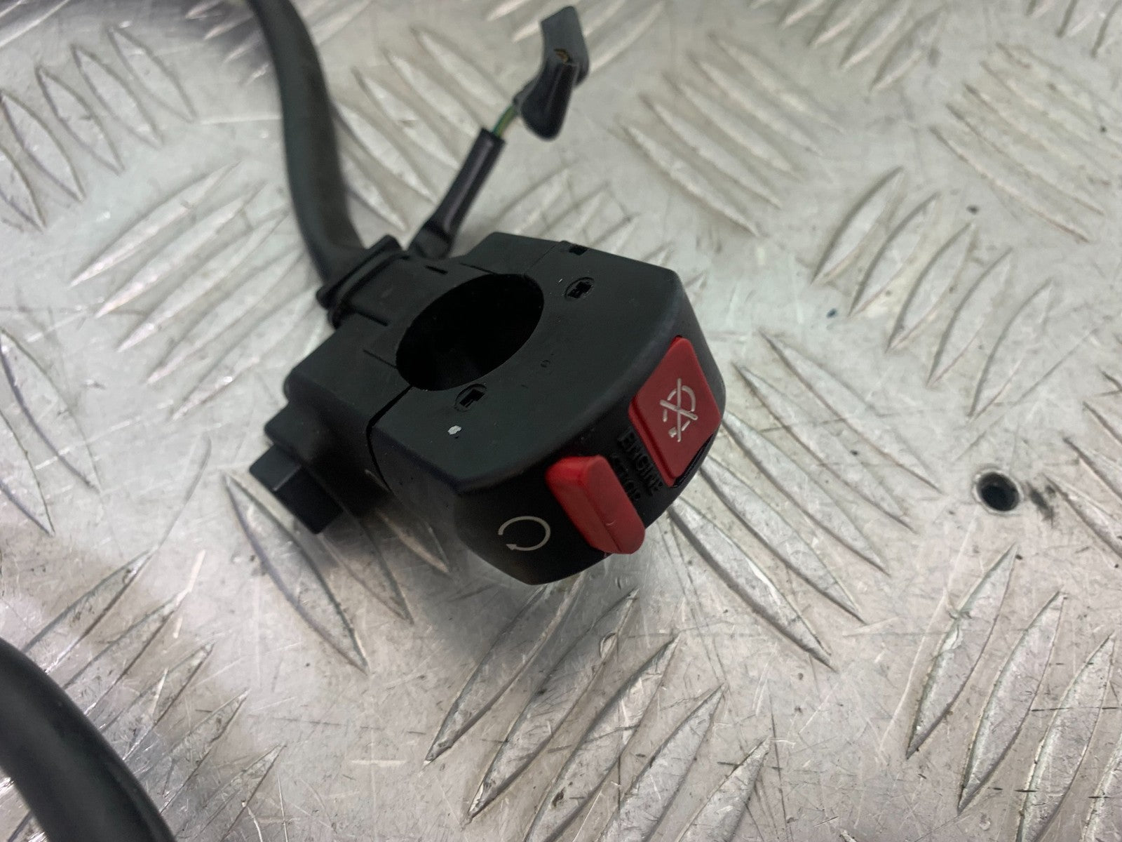 HONDA CBR1000 rr FIREBLADE RIGHT SWITCH GEAR   YEAR 2012-2016 (CMB1198)