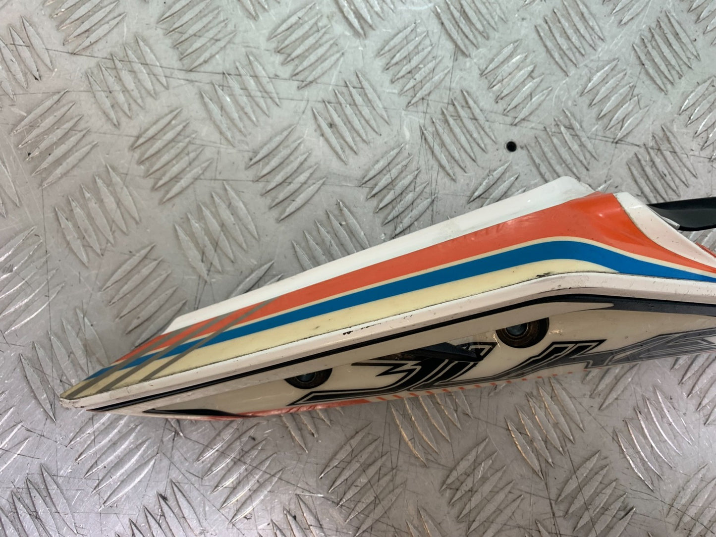 KTM DUKE 125 RIGHT SEAT PANEL YEAR 2017-2022 (CMB1222)