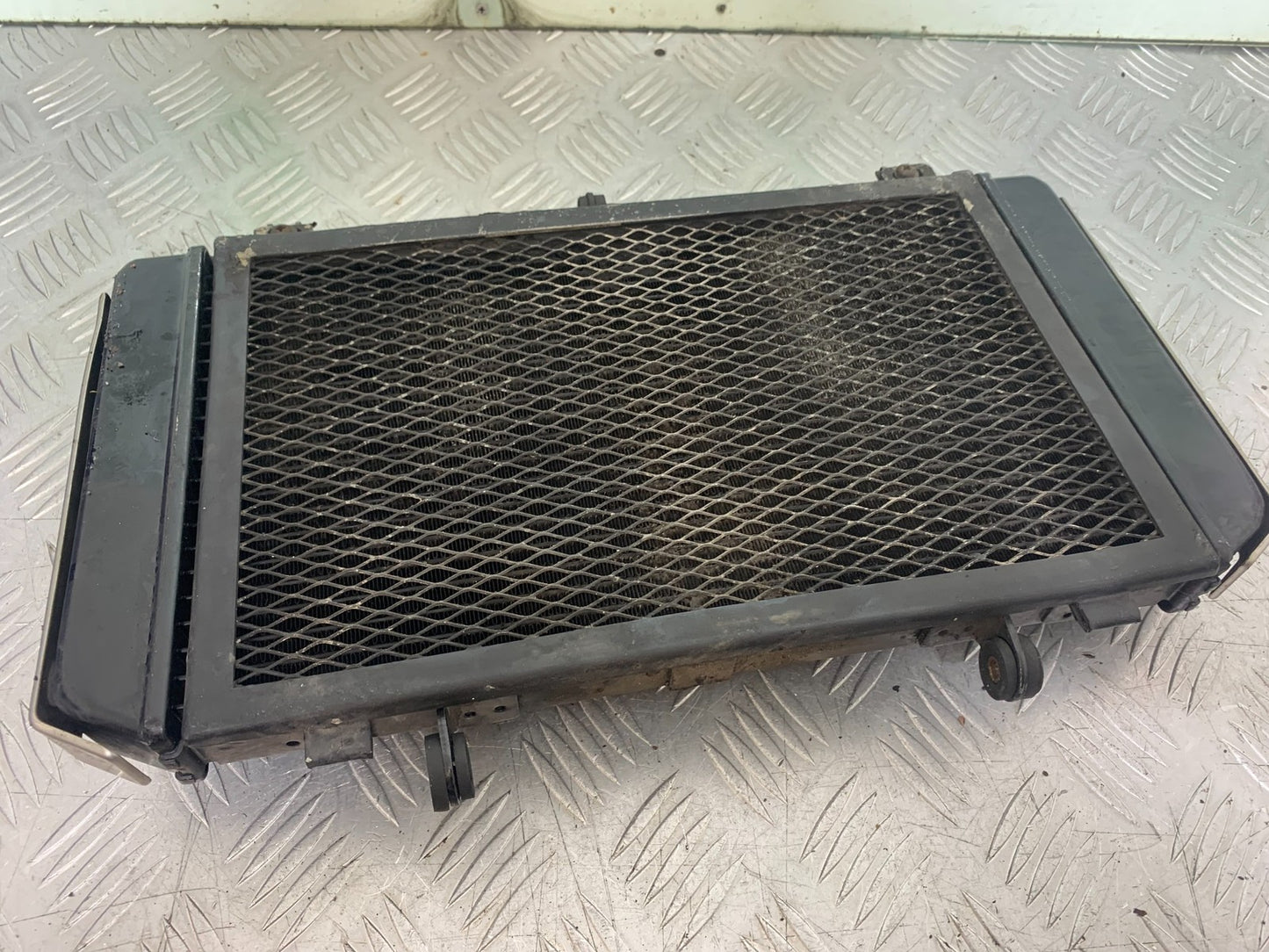 KAWASAKI Z750 Z 750 RADIATOR YEAR 2004-2006  (CMB1234)