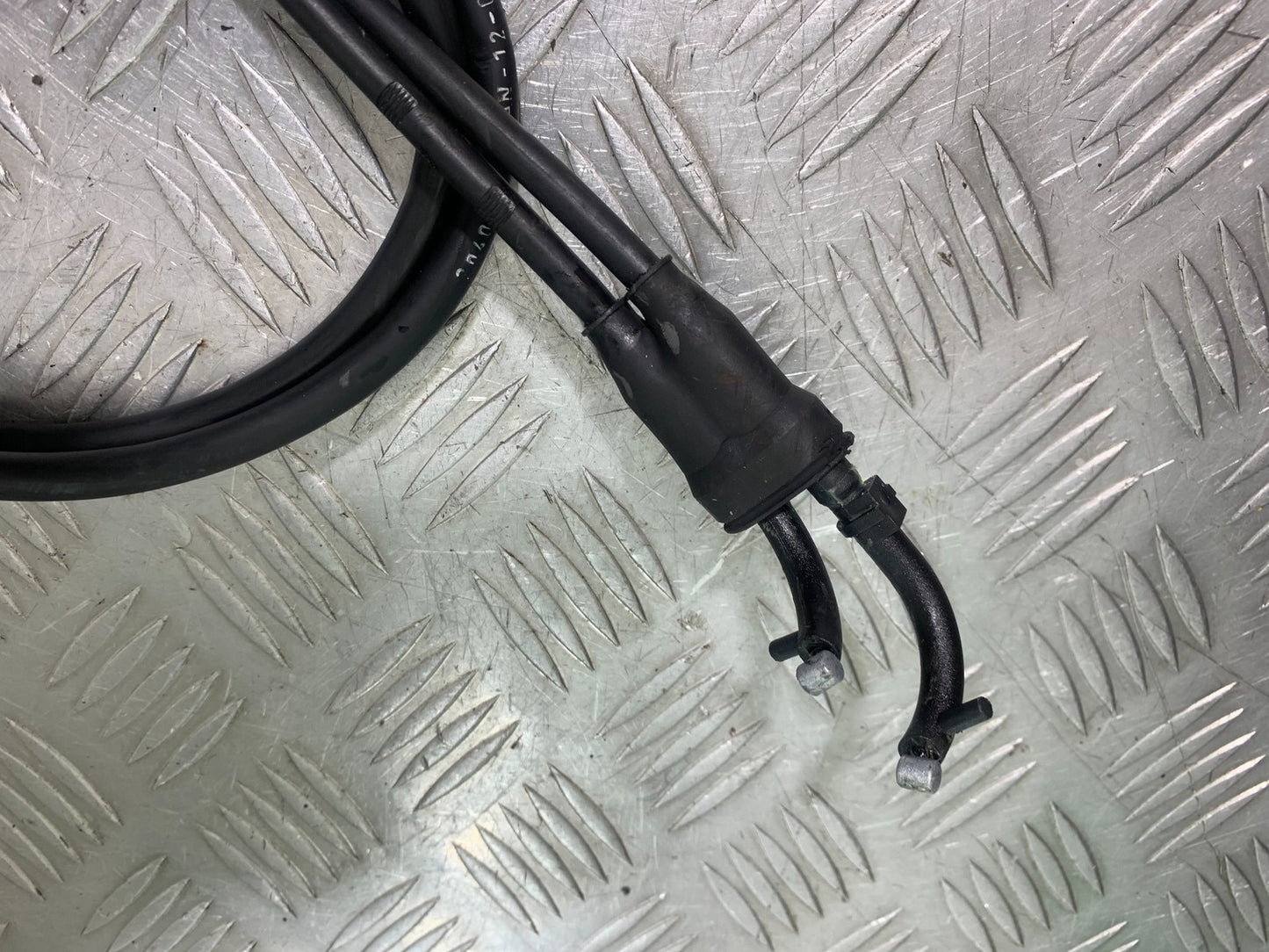 TRIUMPH 1050 SPRINT ST THROTTLE CABLES   2004-2007 (CMB1197)