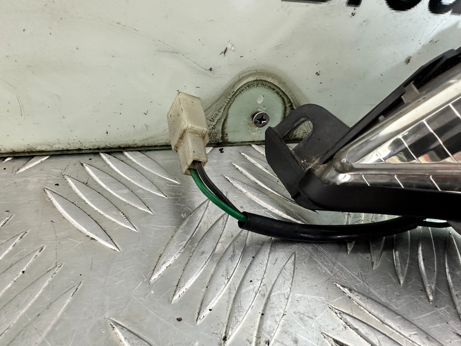KAWASAKI ER6 F ER6F FRONT RIGHT INDICATOR YEAR 2005-2008 (CMB1178)