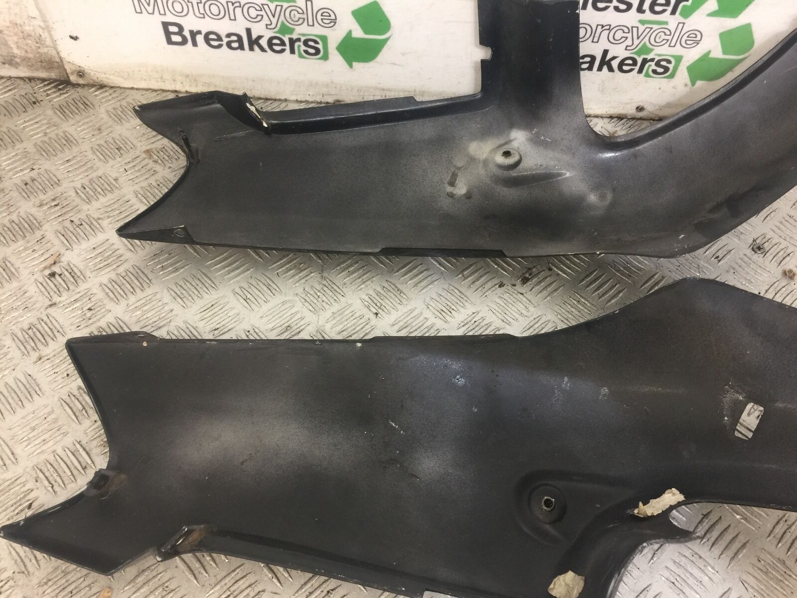 HONDA HONDA CBR400 RR LEFT & RIGHT SEAT PANELS YEAR 1990-95(STOCK 624)