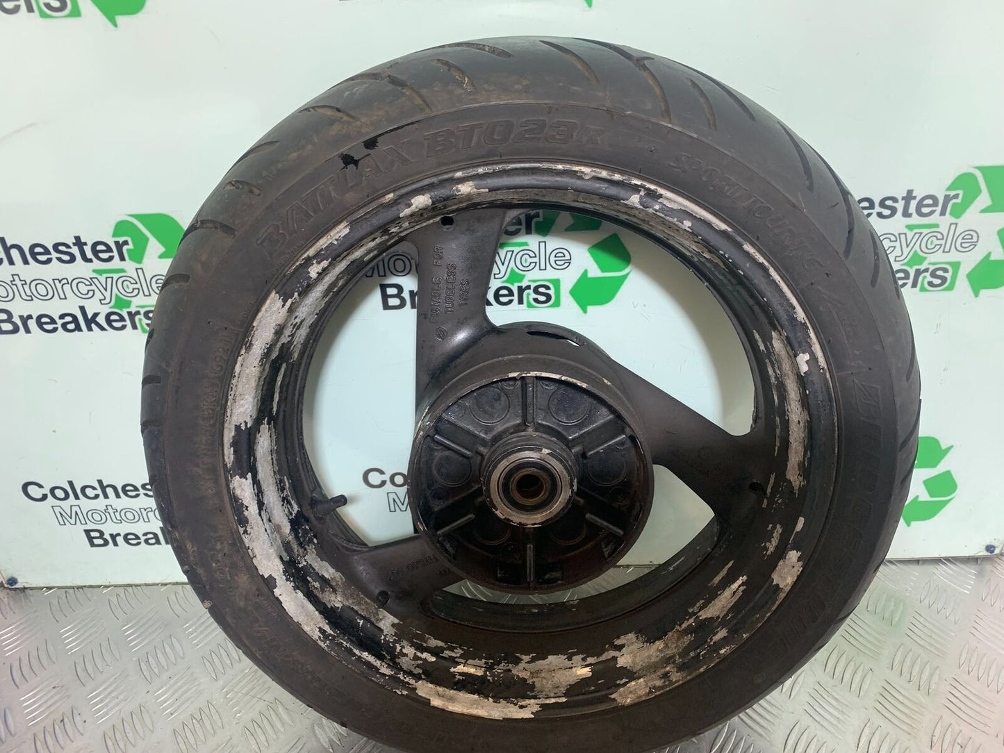 YAMAHA YZF600 YZF 600 THUNDERCAT REAR WHEEL  1996-2003 CMB1134)