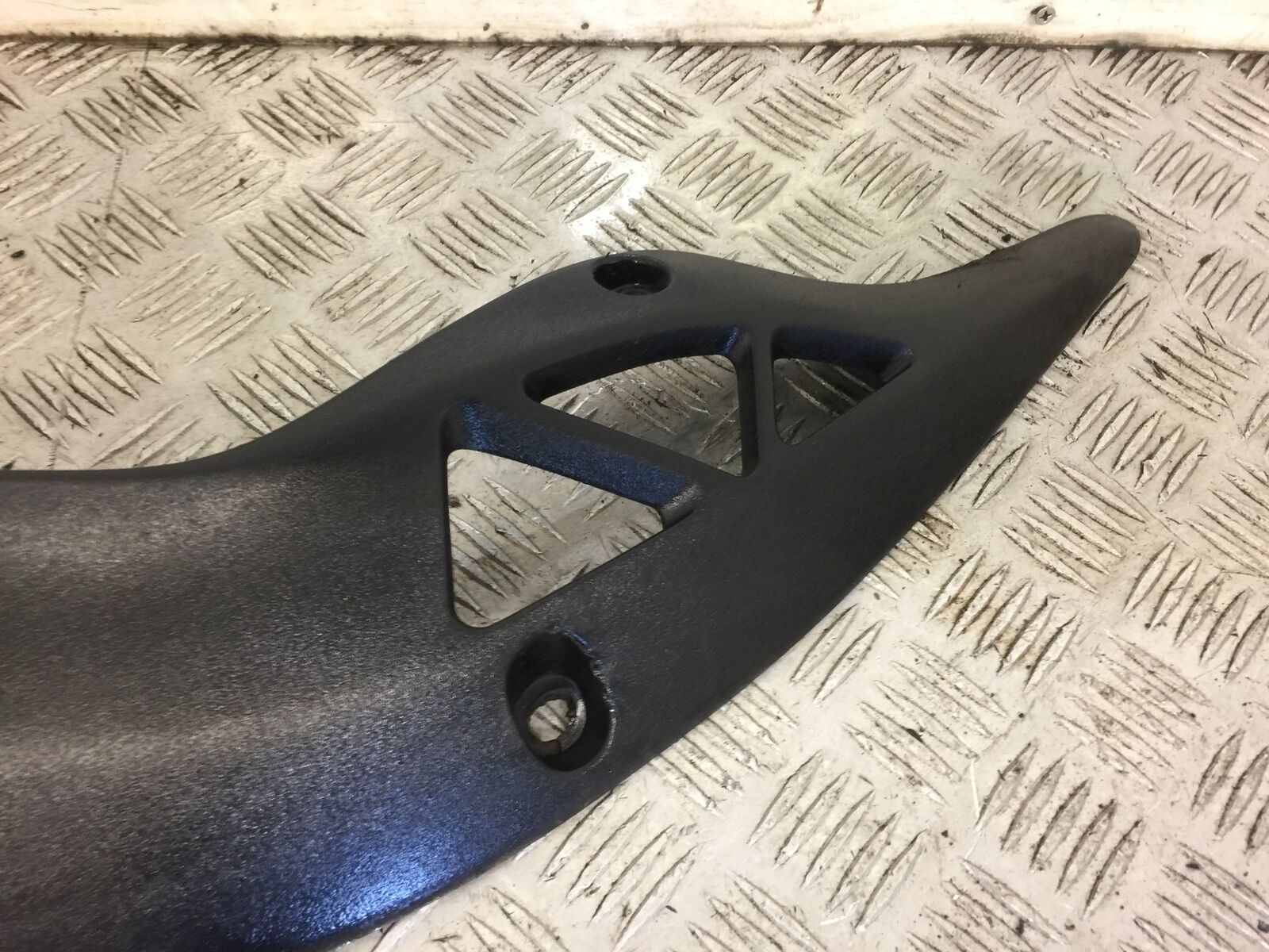 KAWASAKI 650 VERSYS LEFT BELLYPAN  YEAR 2011 (STOCK 478) ABS
