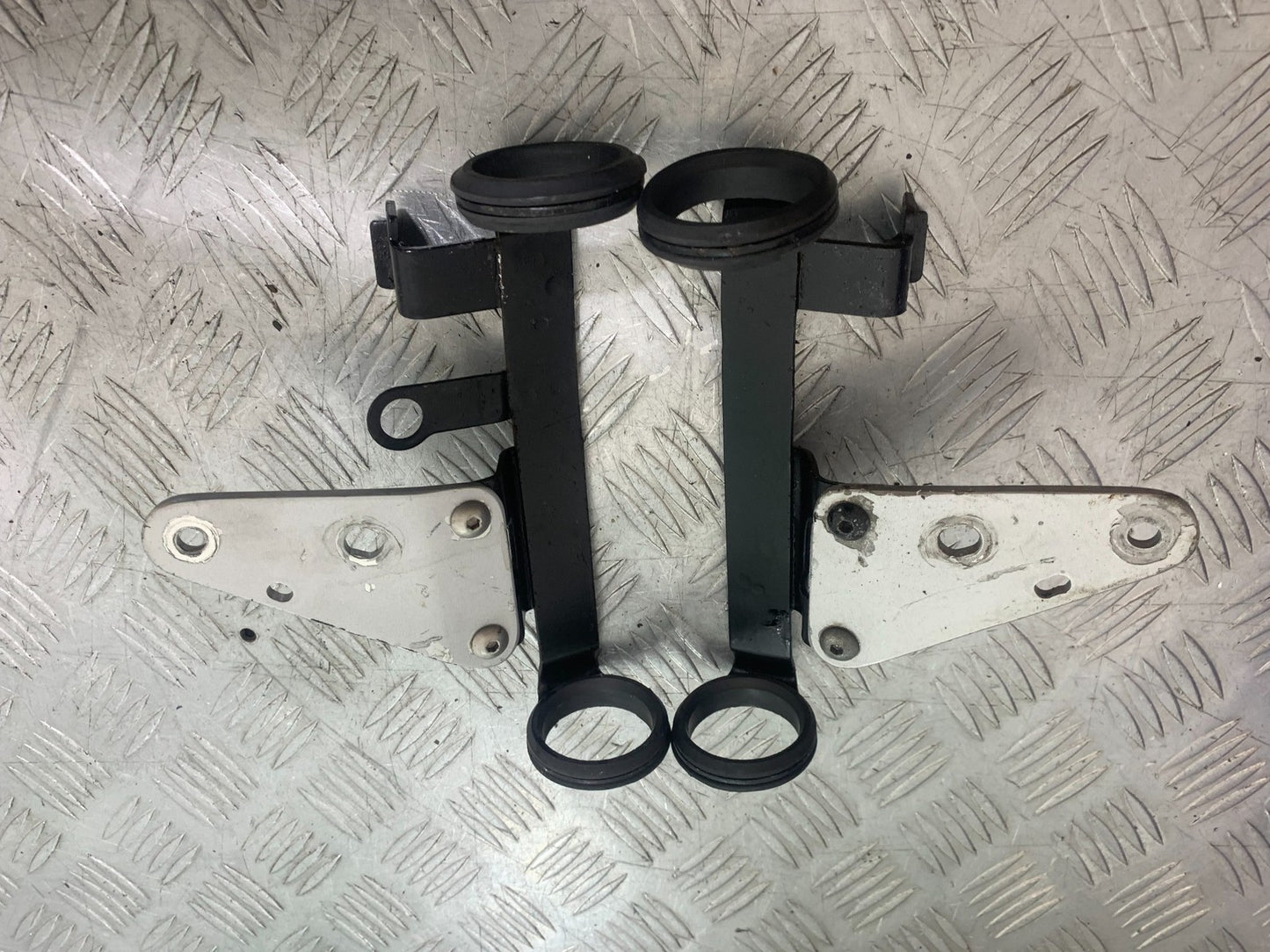 SUZUKI GSX750 INAZUMA HEADLIGHT BRACKETS   YEAR 1998-2003 (CMB1308)
