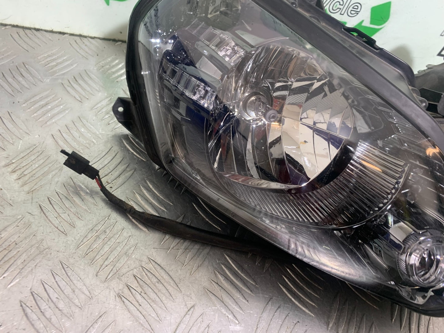 KAWASAKI GTR1400 GTR 1400 HEADLIGHT    YEAR 2007-2009 (CMB1174)