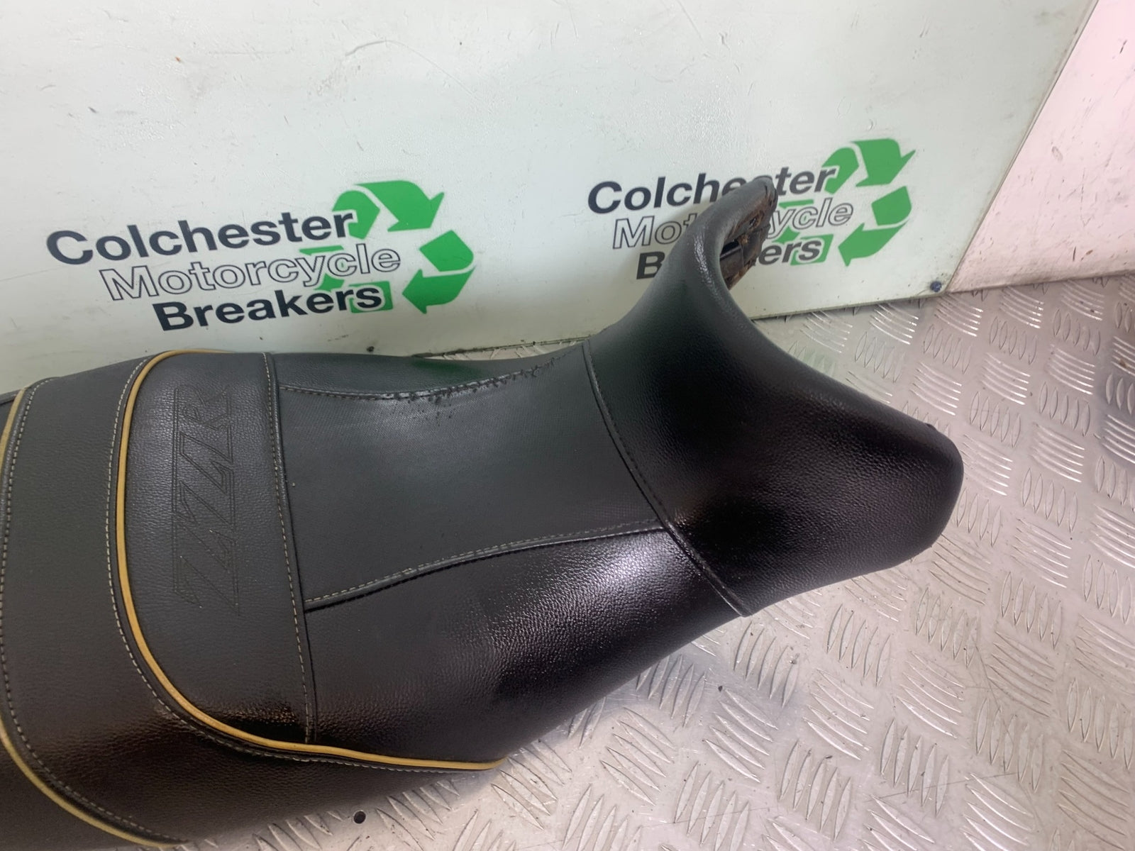 KAWASAKI ZZR1100 D SEAT    YEAR 1993-2001 (CMB1164)