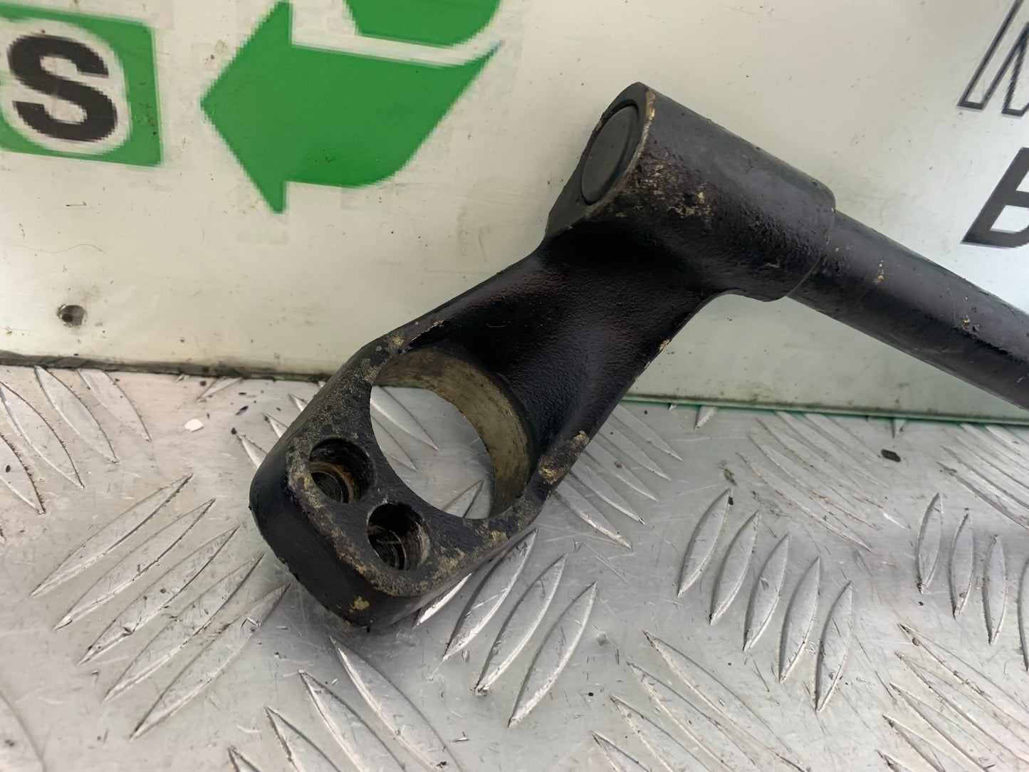 TRIUMPH TROPHY 900 RIGHT HANDLBAR   YEAR 1991-95 (CMB1251)