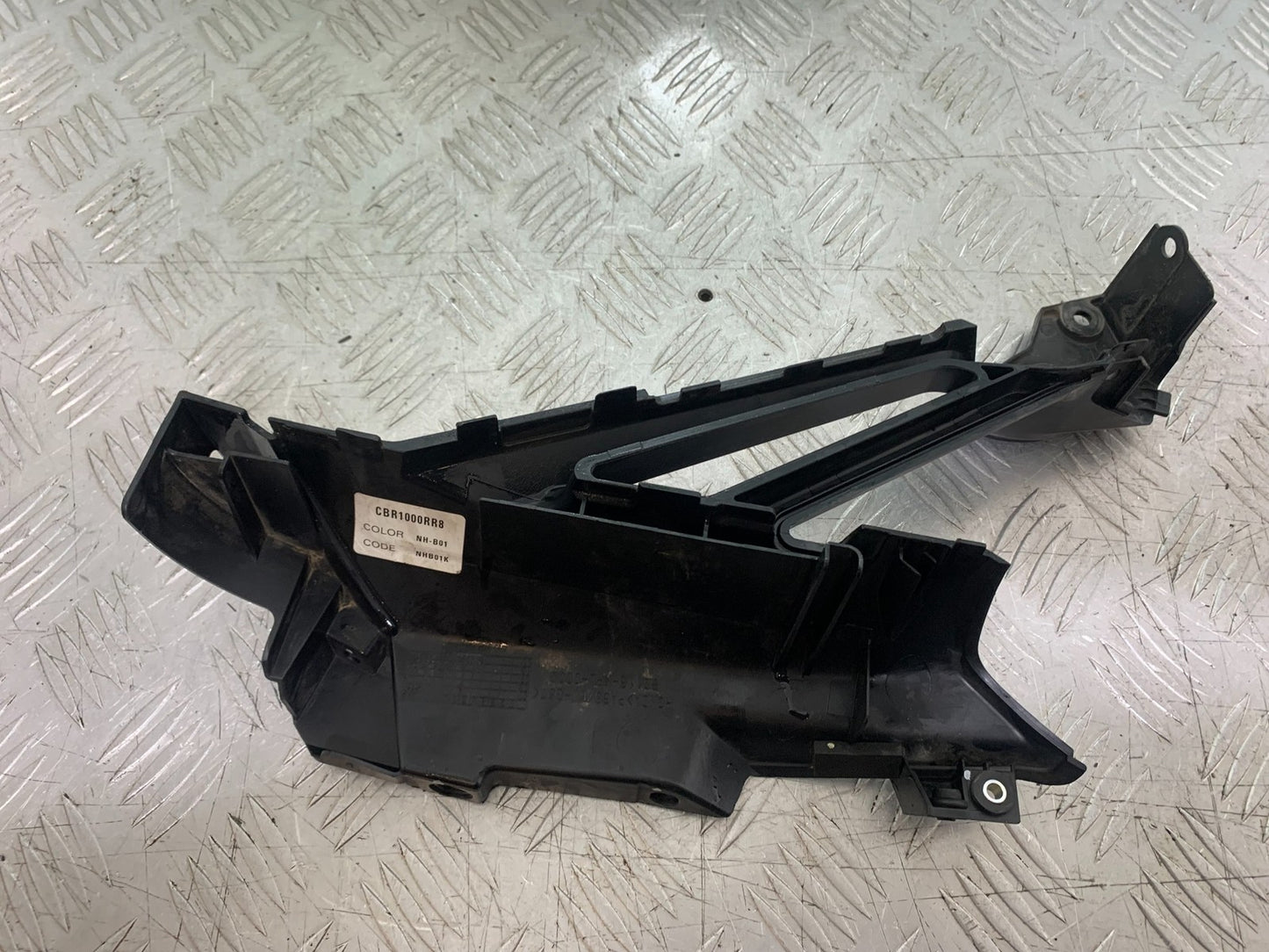 HONDA CBR1000 rr FIREBLADE LEFT REAR INDICATOR MOUNT  2008-2011 (CMB1253)