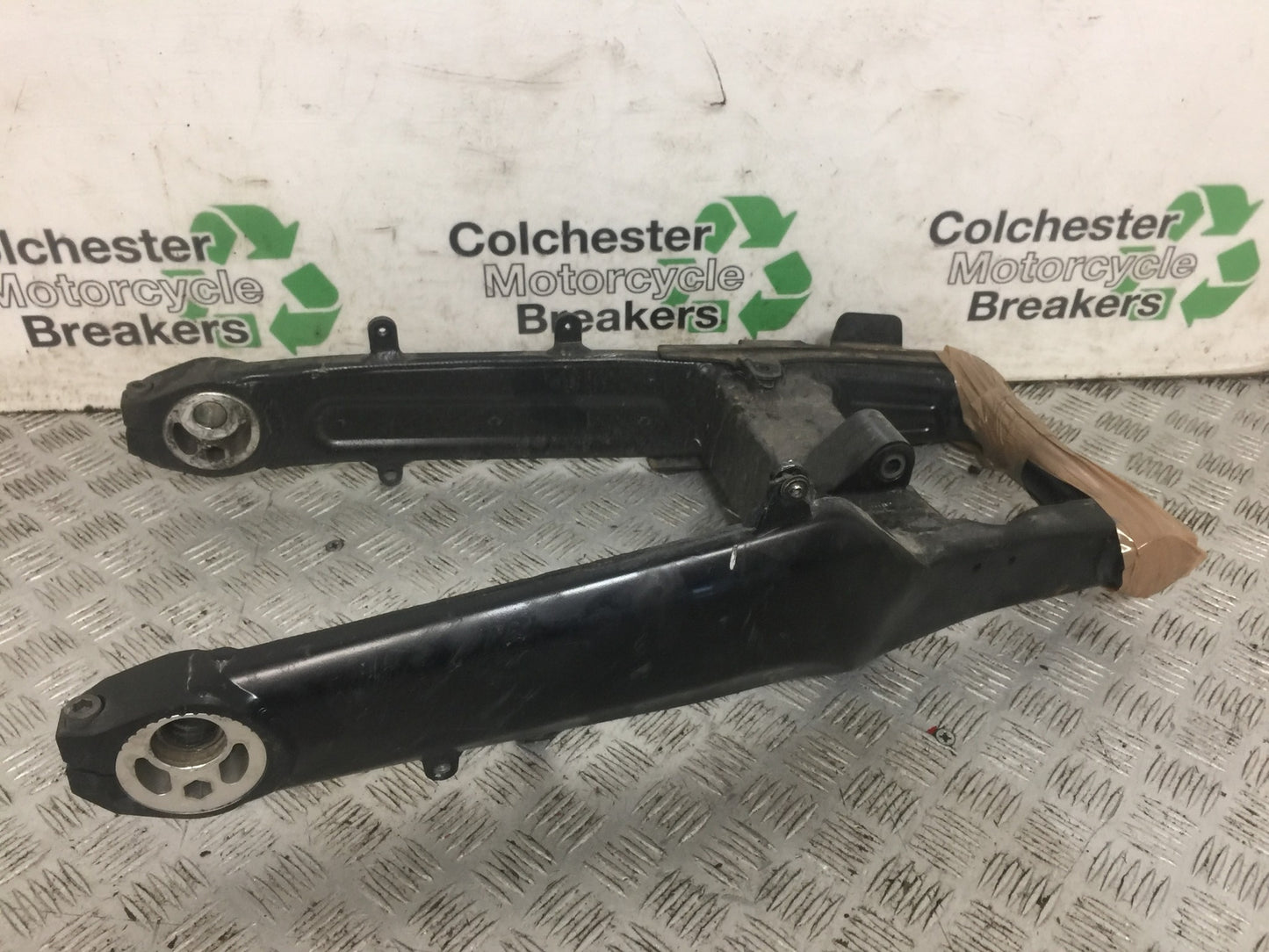 KAWASAKI Z1000 SX SWINGARM  YEAR 2011 (STOCK 796)
