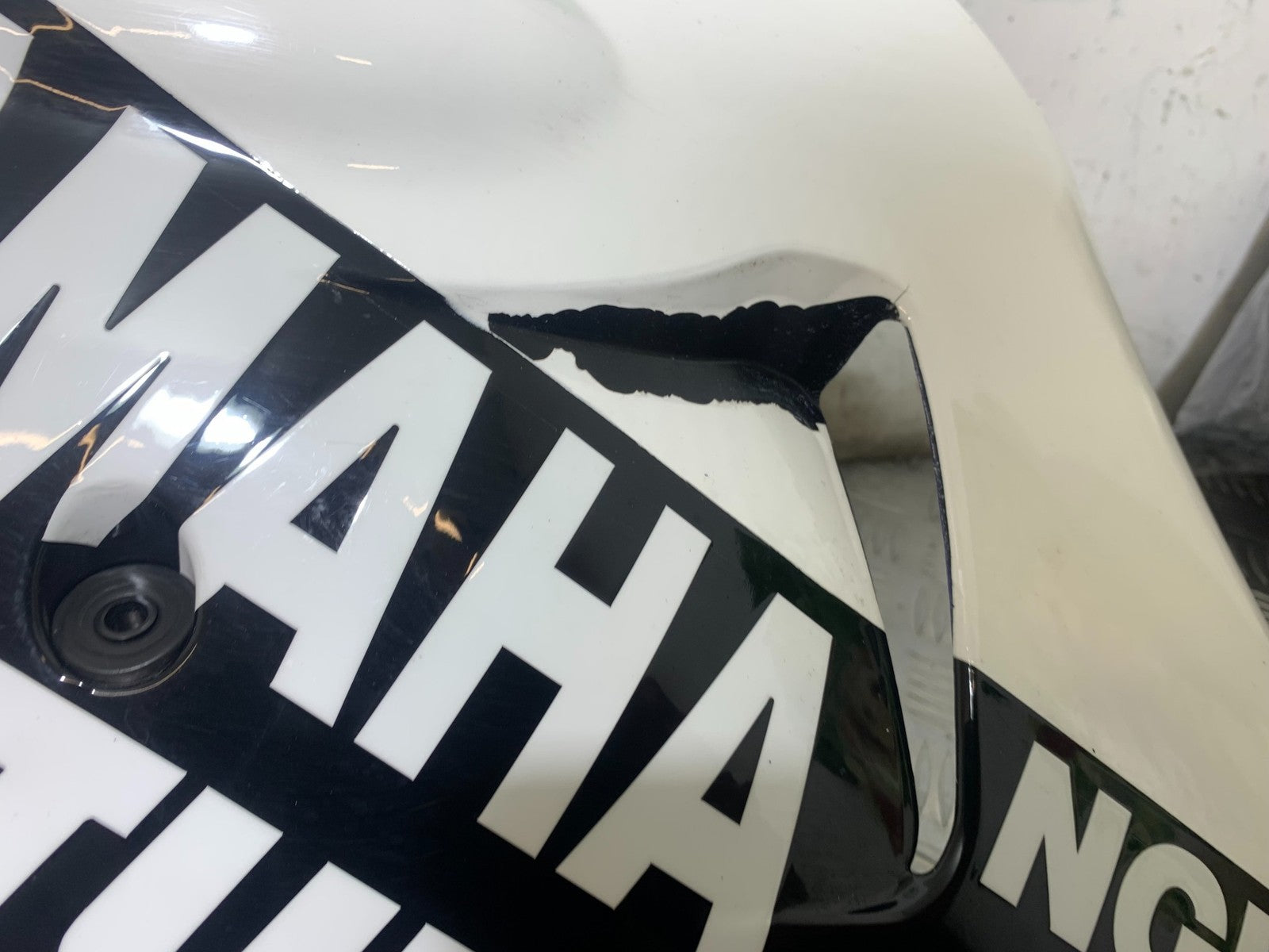 YAMAHA YZF R1 4XV BODY KIT AND PETROL TANK YEAR 1998-99 (CMB1291)