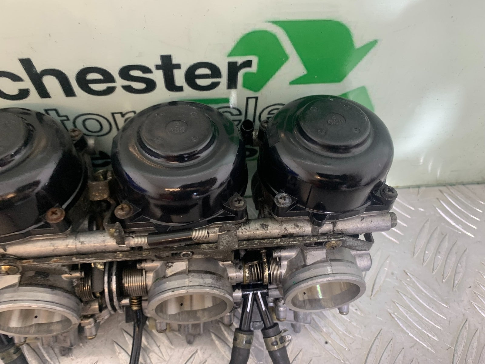 KAWASAKI ZX9R ZX9 E1 CARBS  YEAR 2000-01 (CMB1171)