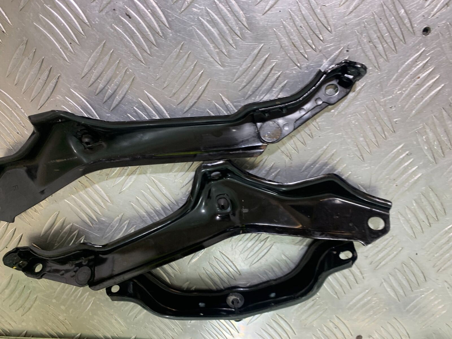 KTM 125 DUKE METAL FRAME BRACKETS   YEAR 2018-2023 (CMB1083)