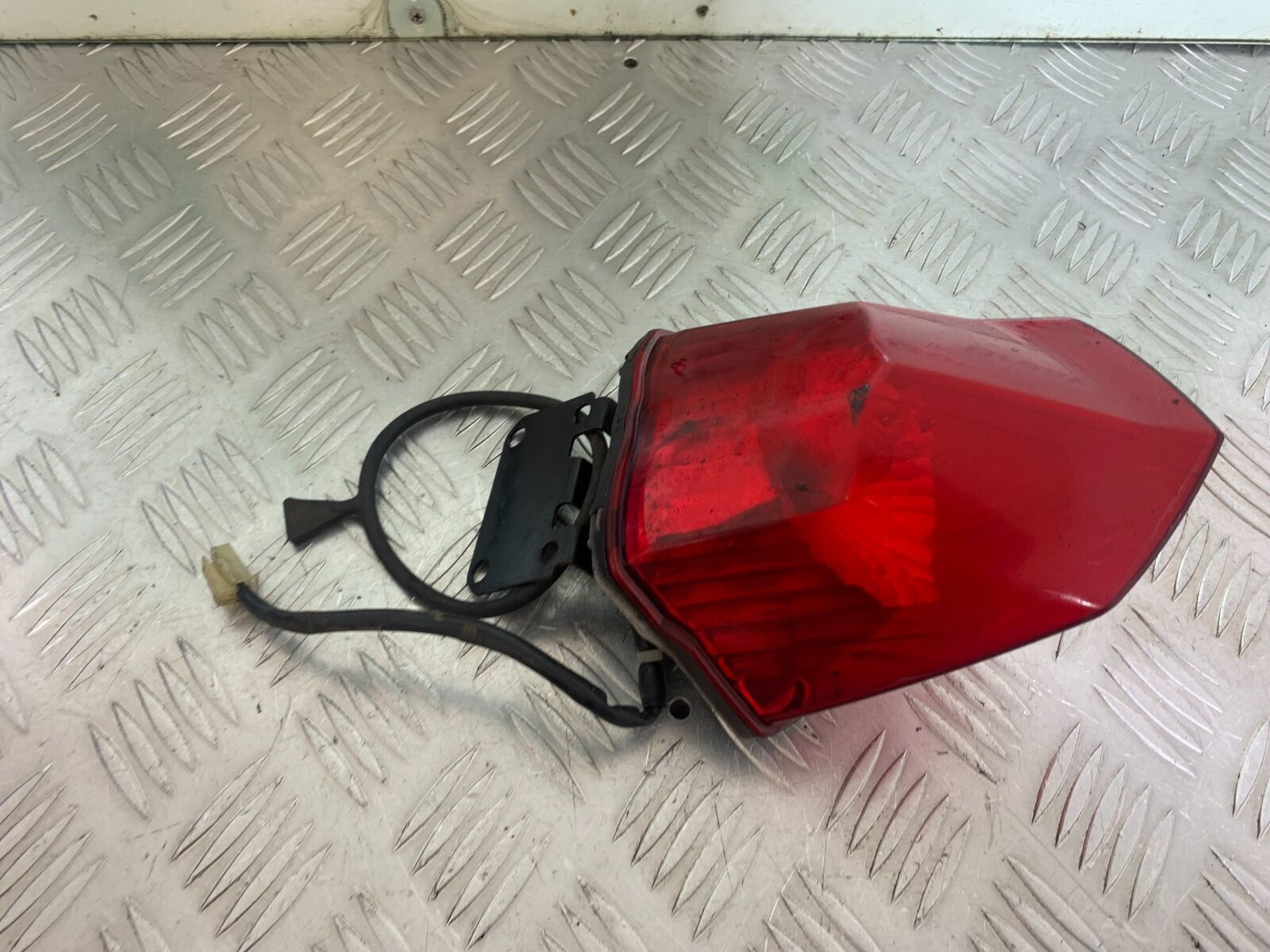 YAMAHA XJ6 XJ6-S REAR LIGHT YEAR 2009-2015  (CMB1070)