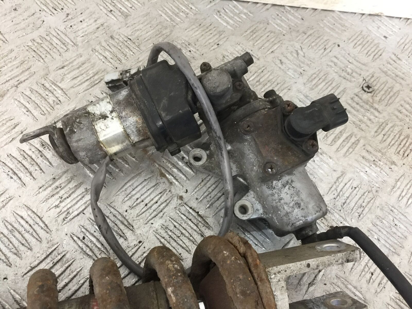 HONDA GL1800 GL 1800 REAR SHOCK   YEAR 2004-10 ABS (STOCK 890)