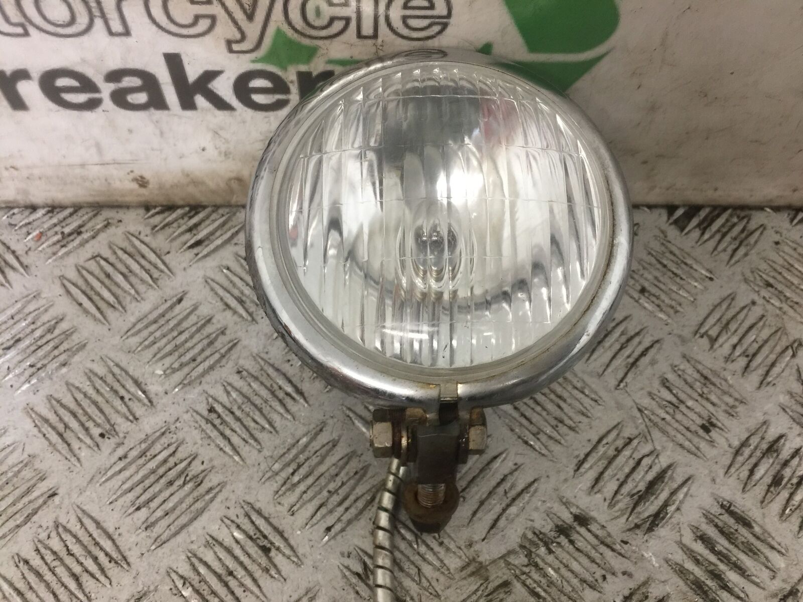 SUZUKI VLR1800 VLR 1800 FOG LIGHT   YEAR 2010 (STOCK 815)