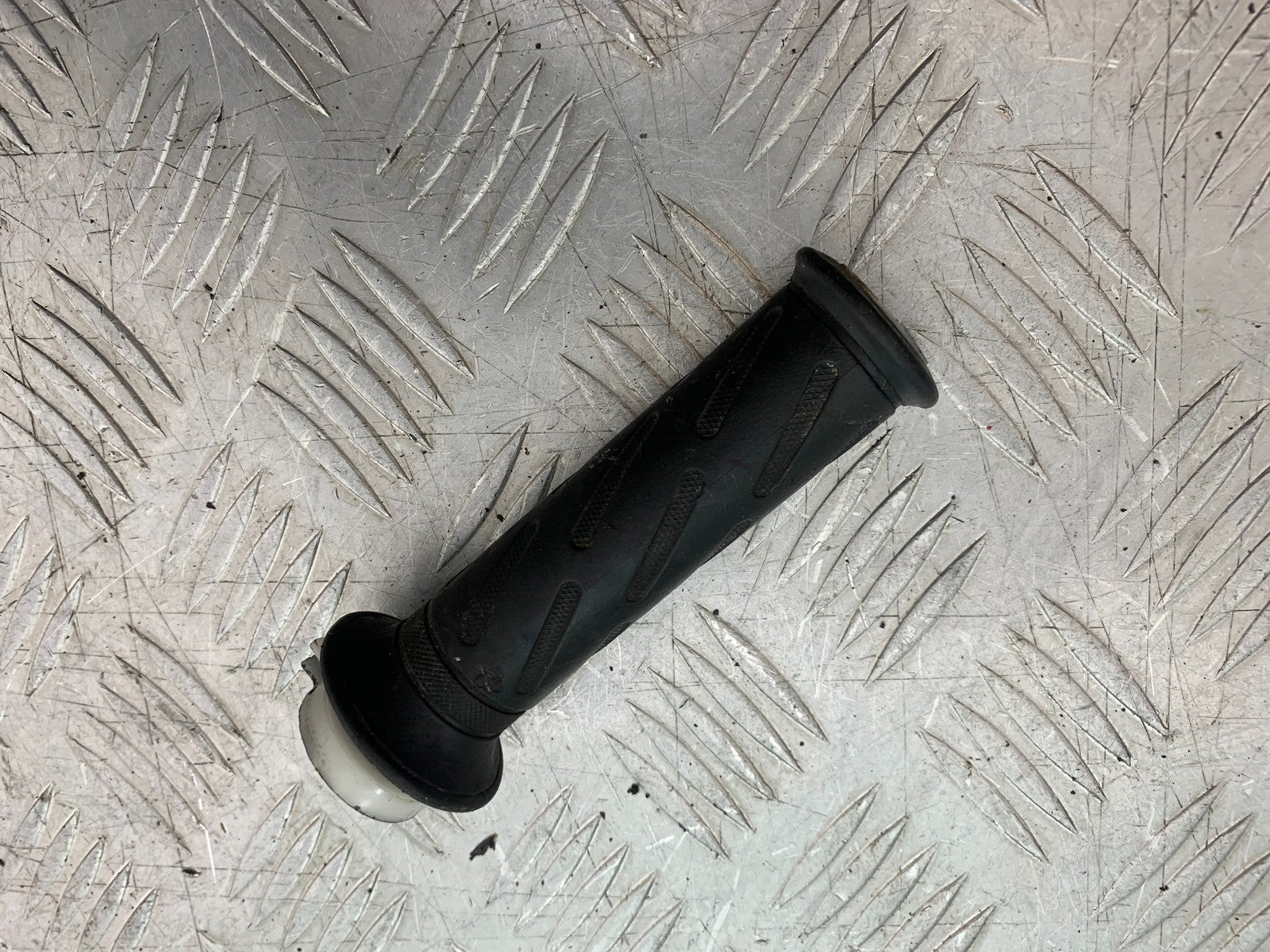 SUZUKI GSF600 GSF 600 BANDIT THROTTLE TWIST GRIP   2000-2004 (CMB1269)