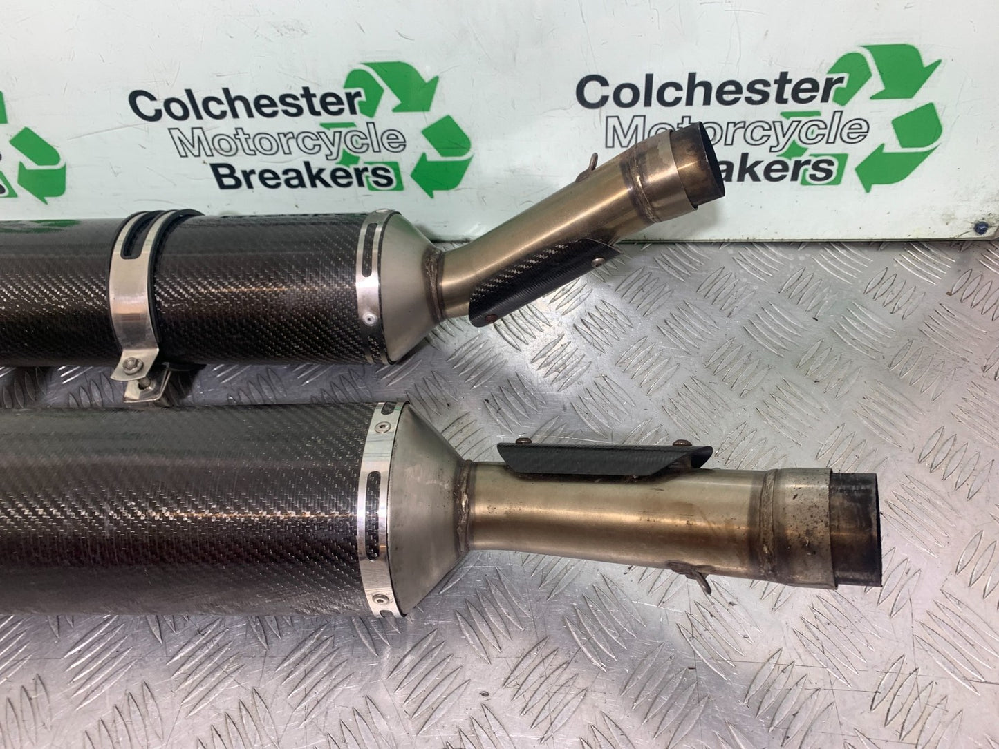 APRILIA RSV1000 R FACTORY MILLE ARROW CARBON SILENCERS   2004-09 (CMB1203)