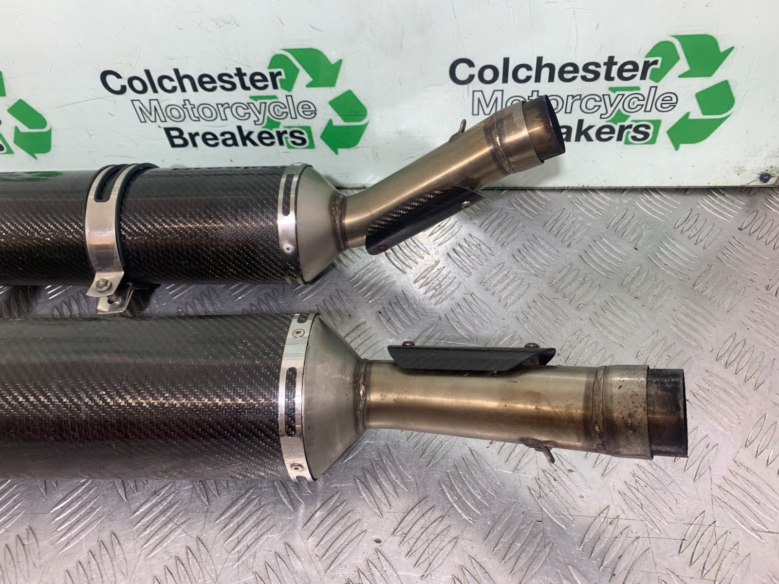 APRILIA RSV1000 R FACTORY MILLE ARROW CARBON SILENCERS   2004-09 (CMB1203)