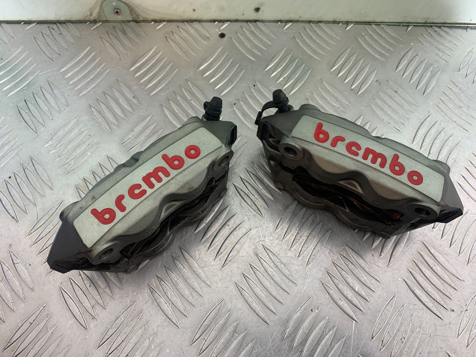 DUCATI DIAVEL 1200 BREMBO FRONT BRAKE CALIPERS YEAR 2014-17 (CMB1054)