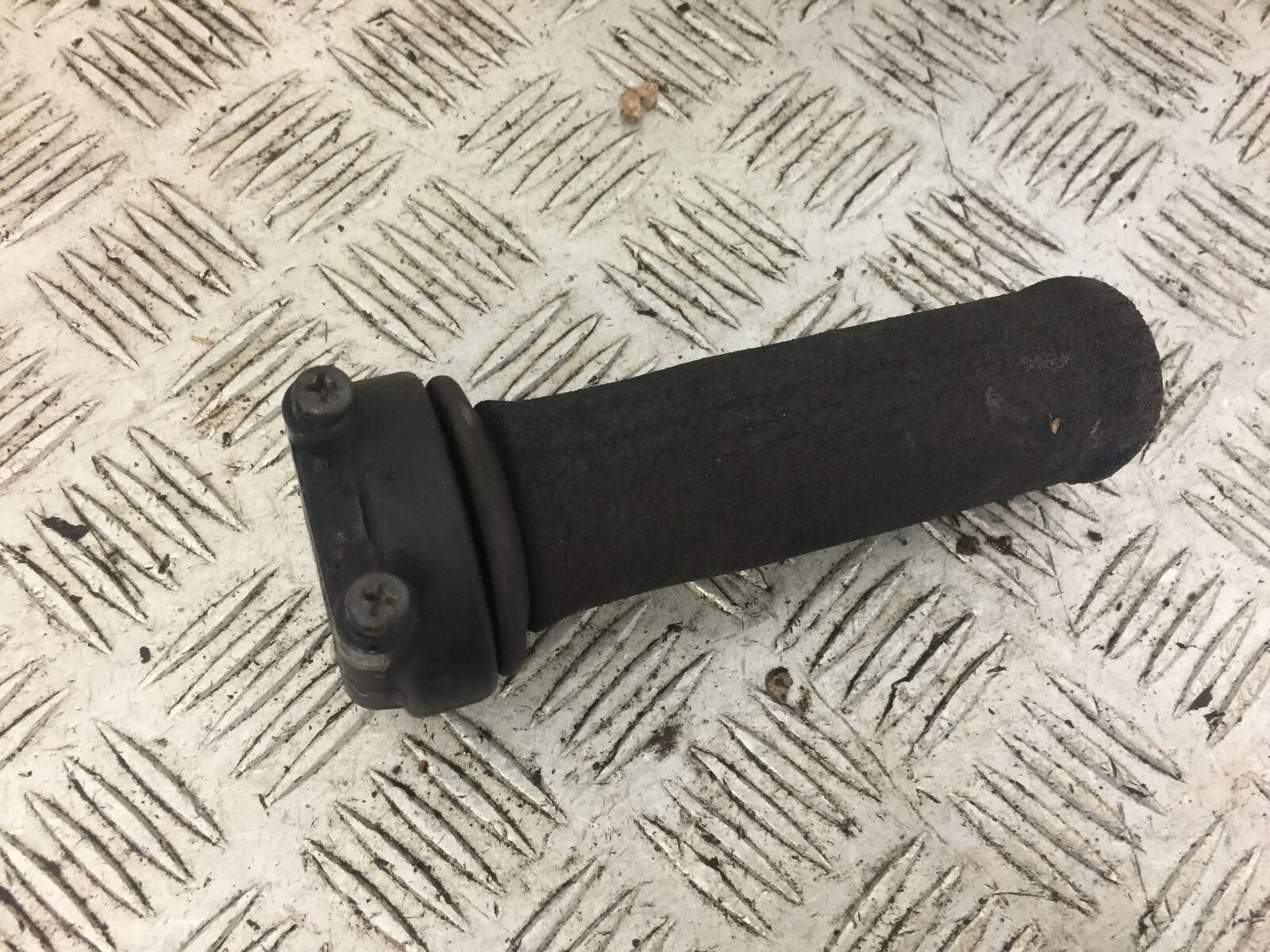 KAWASAKI GTR1400 GTR 1400 THROTTLE AND TWIST GRIP  YEAR 2010 (STOCK 716)