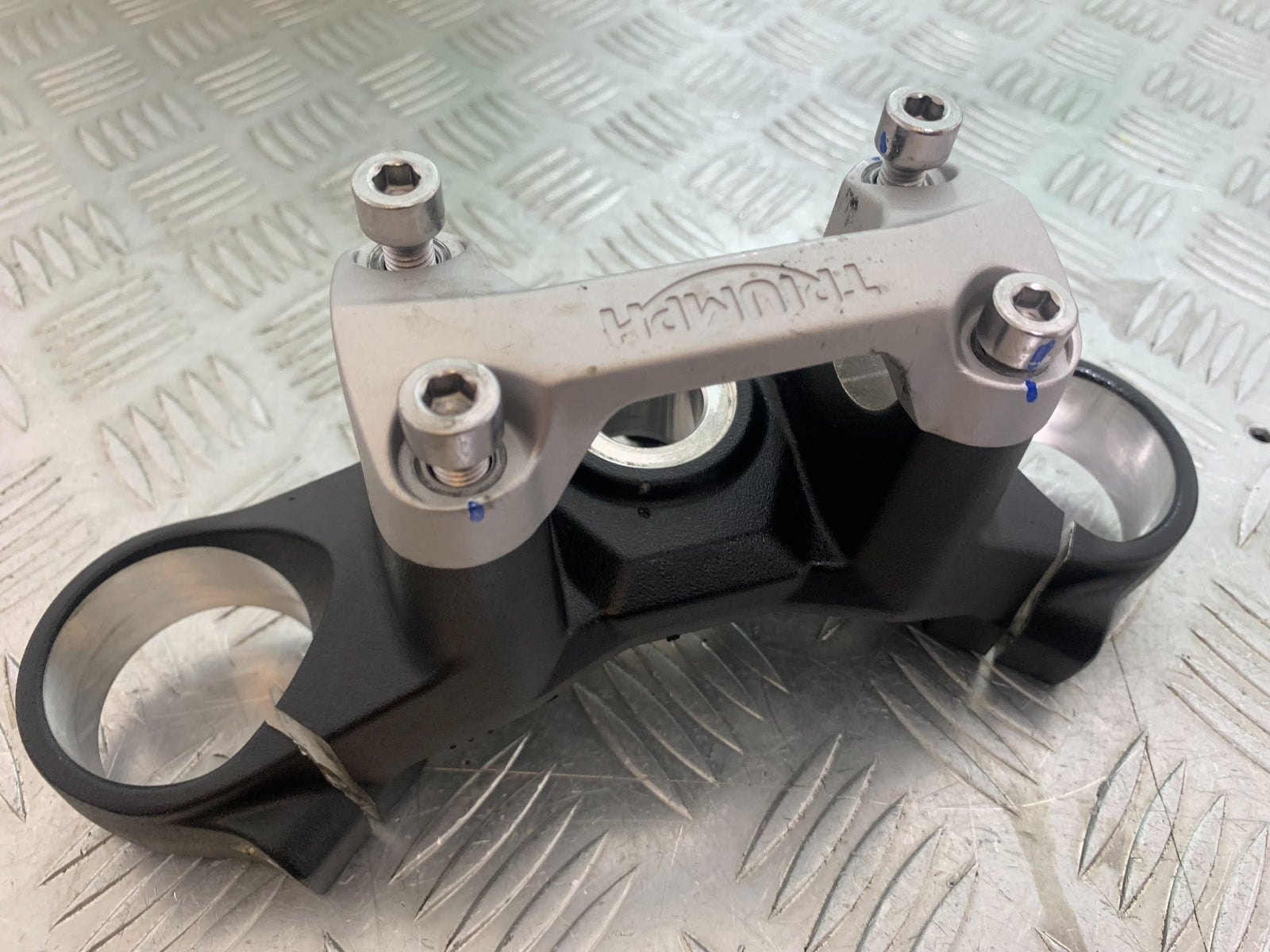 TRIUMPH TRIDENT 660 TOP YOKE  YEAR 2021-2024 (CMB1148)