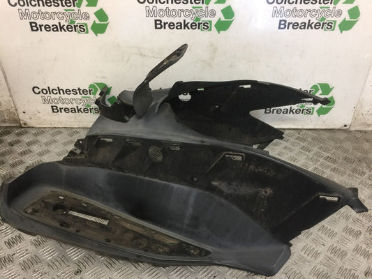 YAMAHA XMAX 125 XMAX-125 FOOTBOARD YEAR 2012 (STOCK 689)