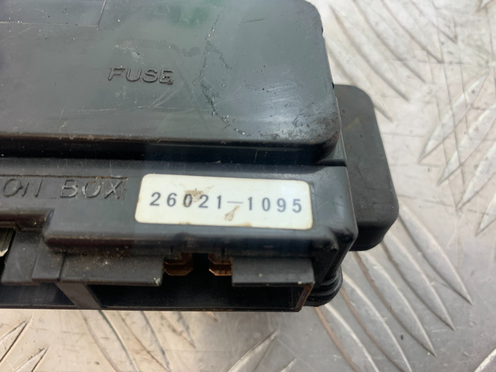 KAWASAKI VN1500 CLASSIC FUSE BOX   YEAR 1999 -2006 (CMB1166)