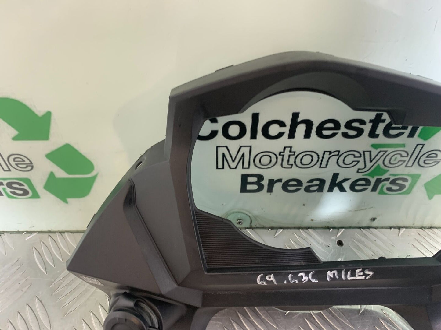 SUZUKI DL 650 V-STROM CLOCK SURROUD   YEAR 2020 (CMB1117)