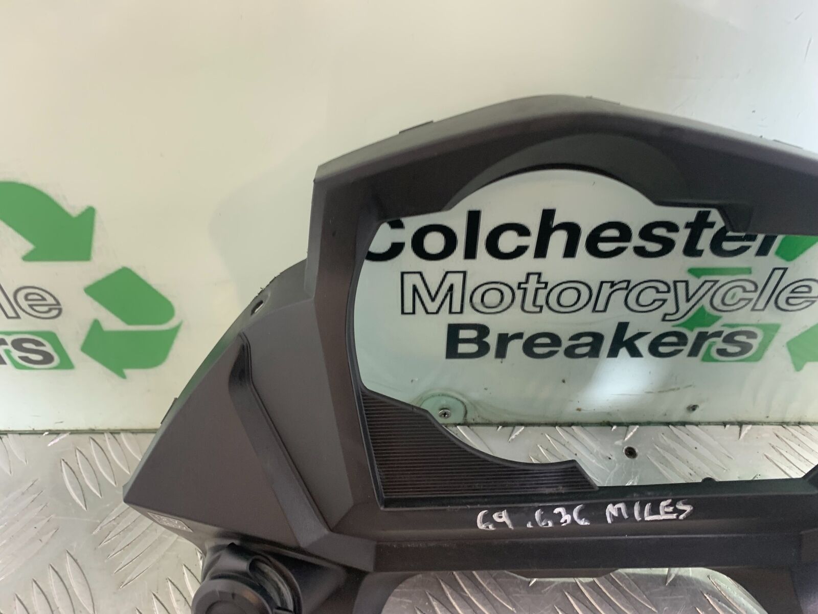 SUZUKI DL 650 V-STROM CLOCK SURROUD   YEAR 2020 (CMB1117)