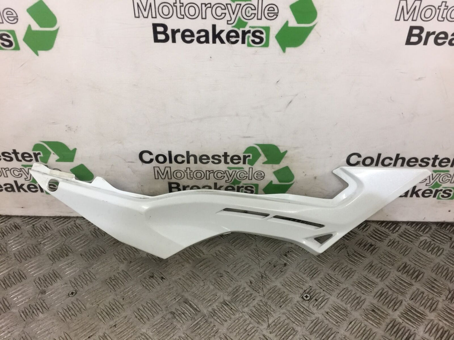 HONDA CB650 F CB 650 FA-H RIGHT SEAT PANEL YEAR 2017-2019 STOCK 403
