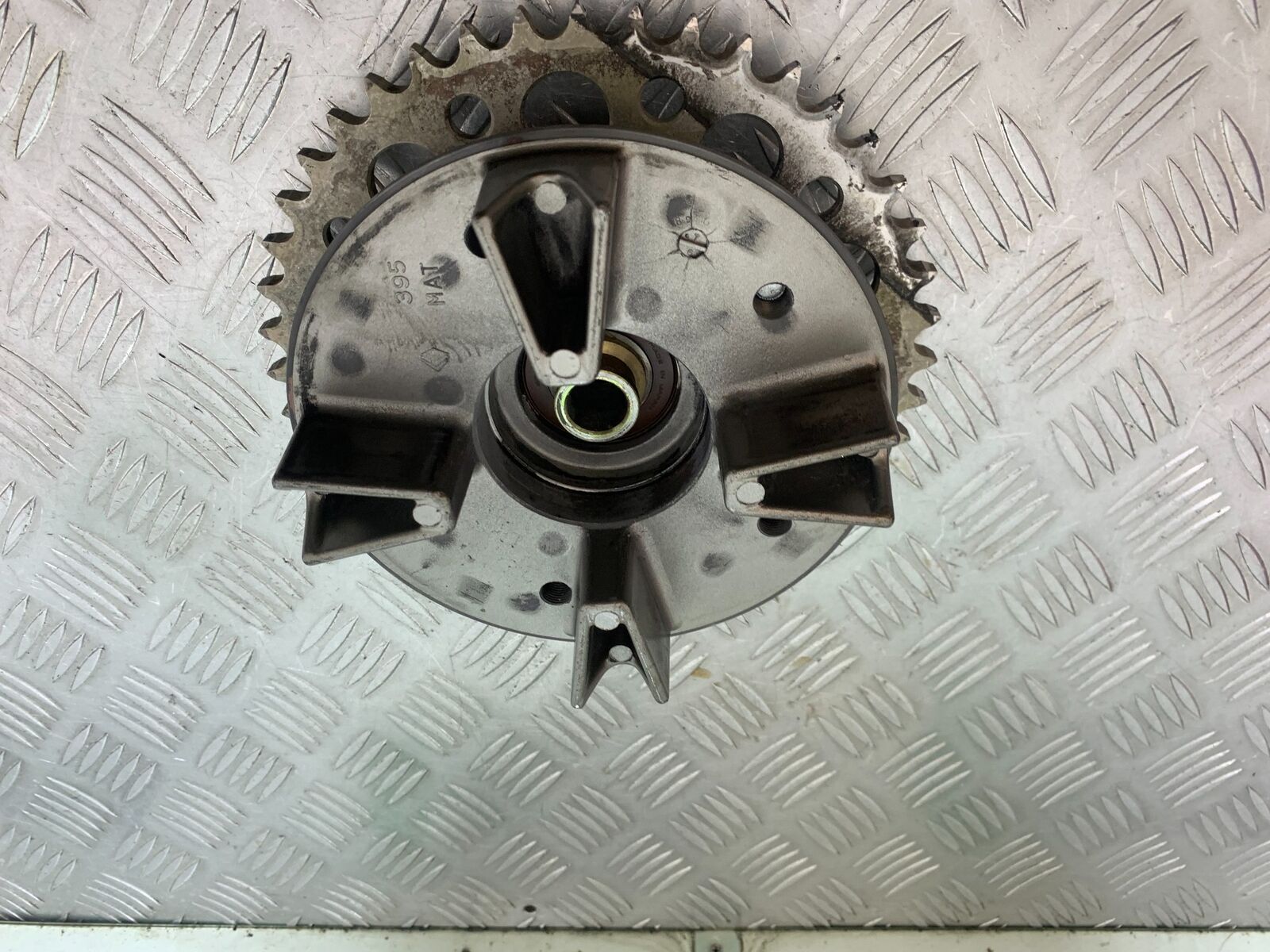 HONDA CBR1100 BLACKBIRD SPROCKET CARRIER  YEAR 1999-2005 (CMB1103)