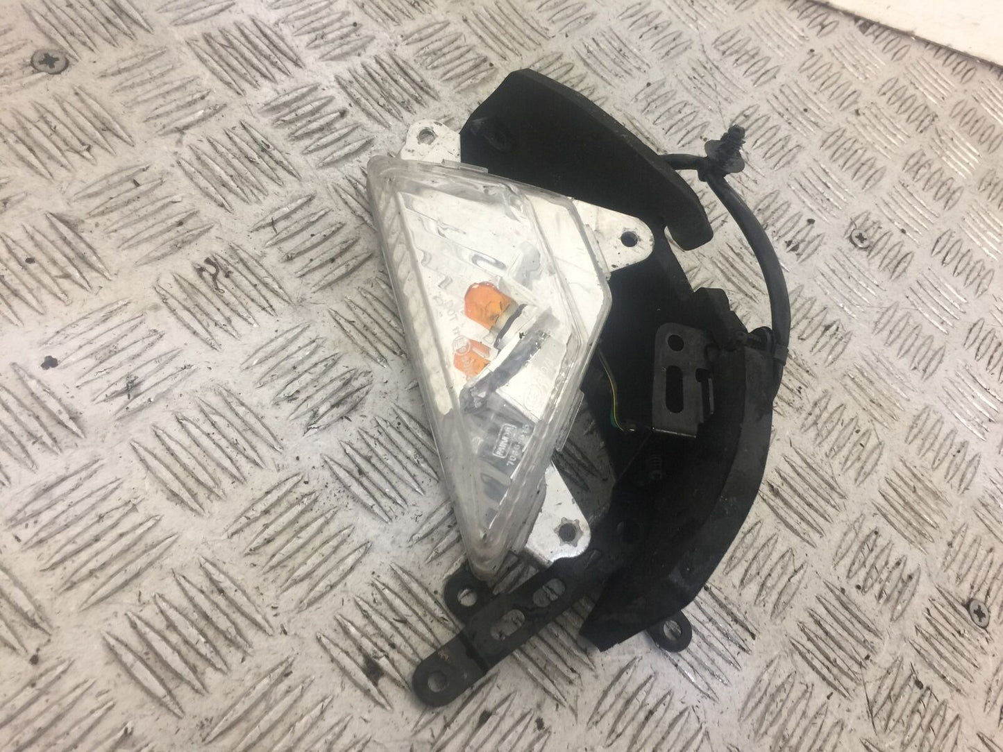 KAWASAKI NINJA 400 FRONT LEFT INDICATOR  YEAR 2019  (STOCK 635)