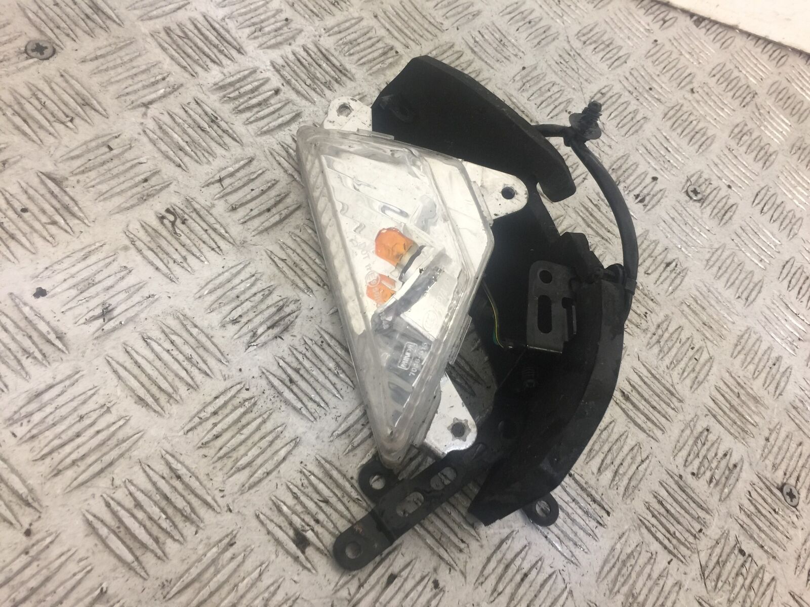 KAWASAKI NINJA 400 FRONT LEFT INDICATOR  YEAR 2019  (STOCK 635)