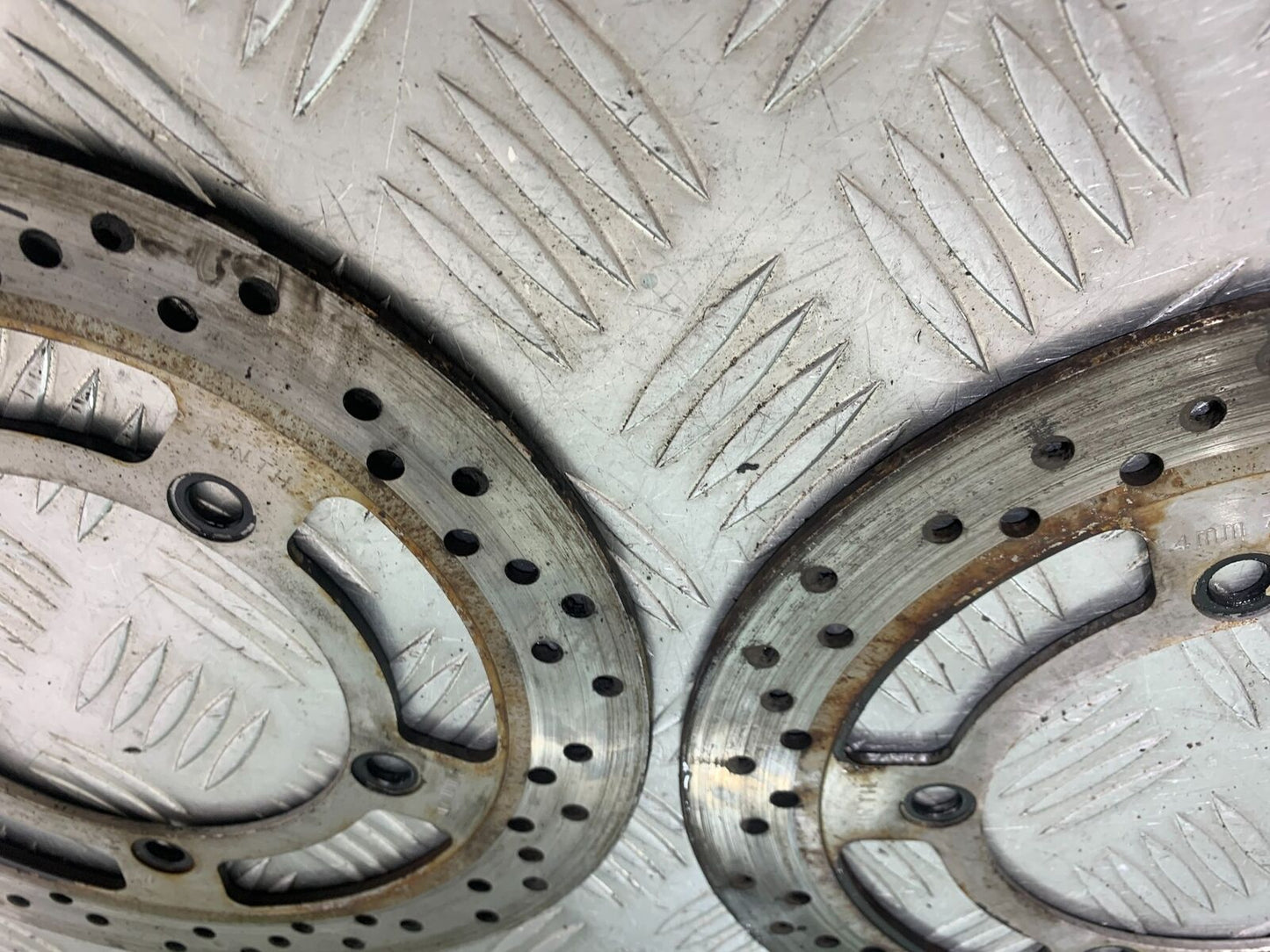 SUZUKI AN400 AN 400 BURGMAN FRONT BRAKE DISCS YEAR 2017-2024 (CMB1118)